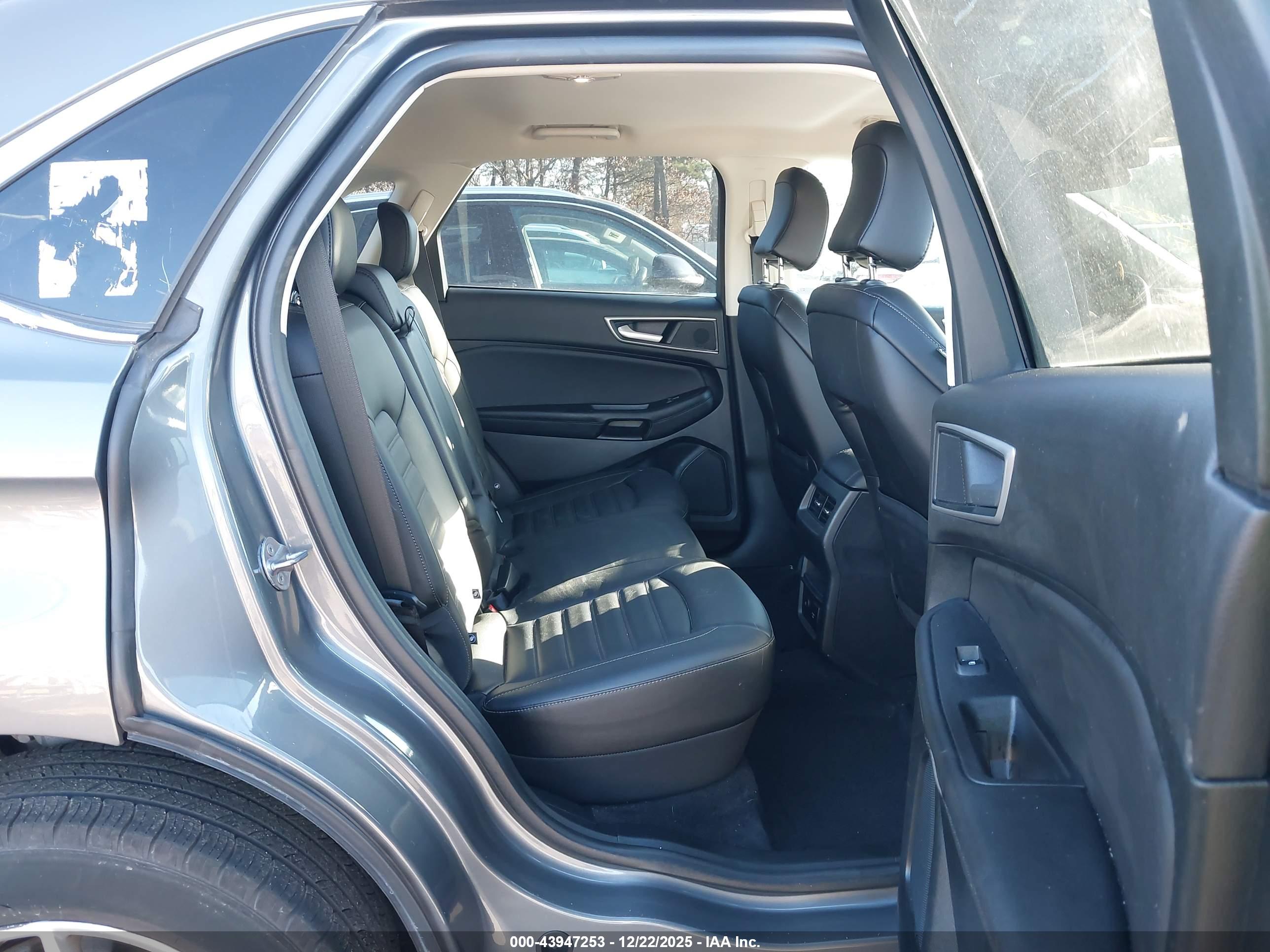 FORD EDGE image 8