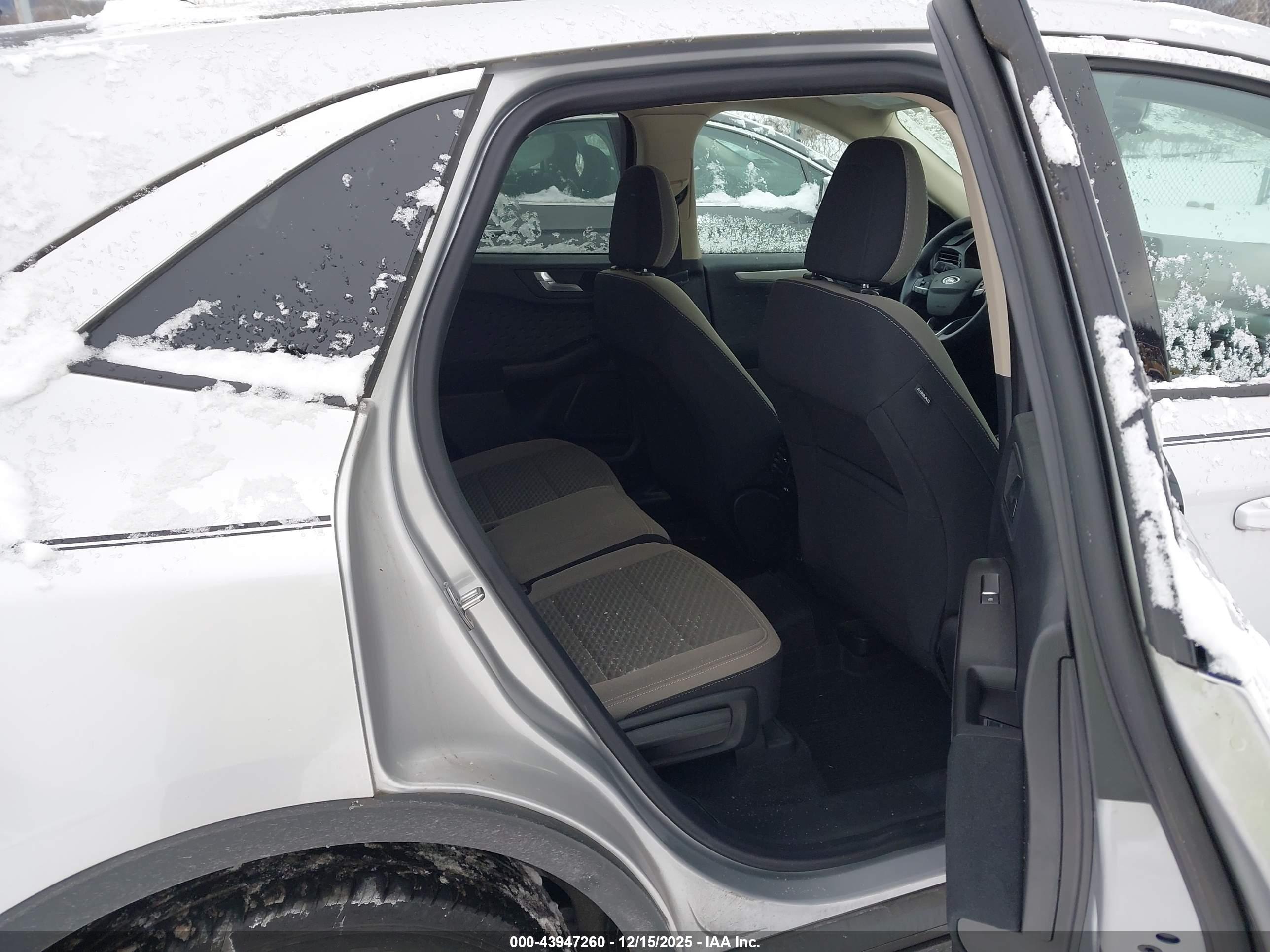 FORD ESCAPE image 8