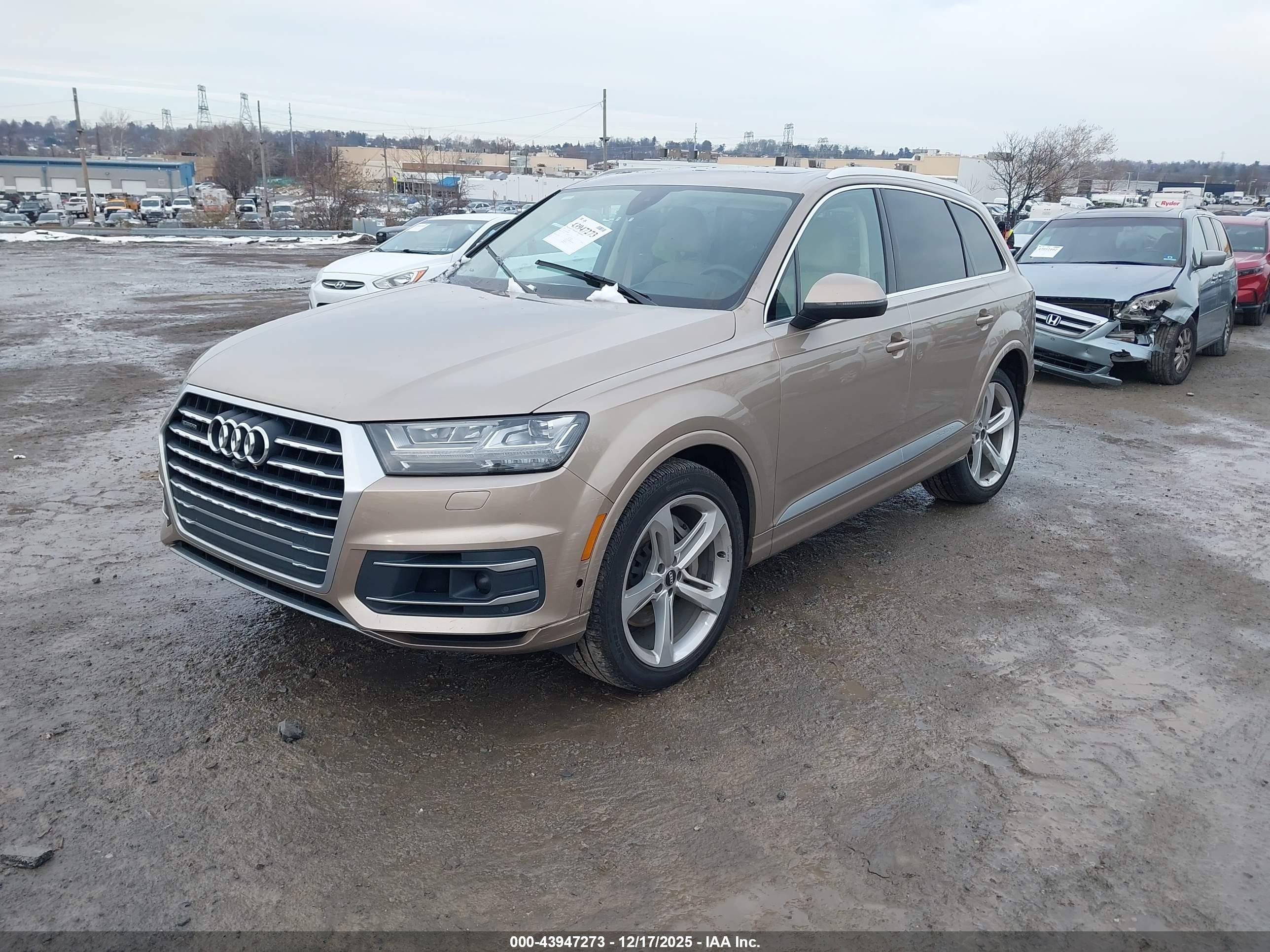 AUDI Q7 image 2