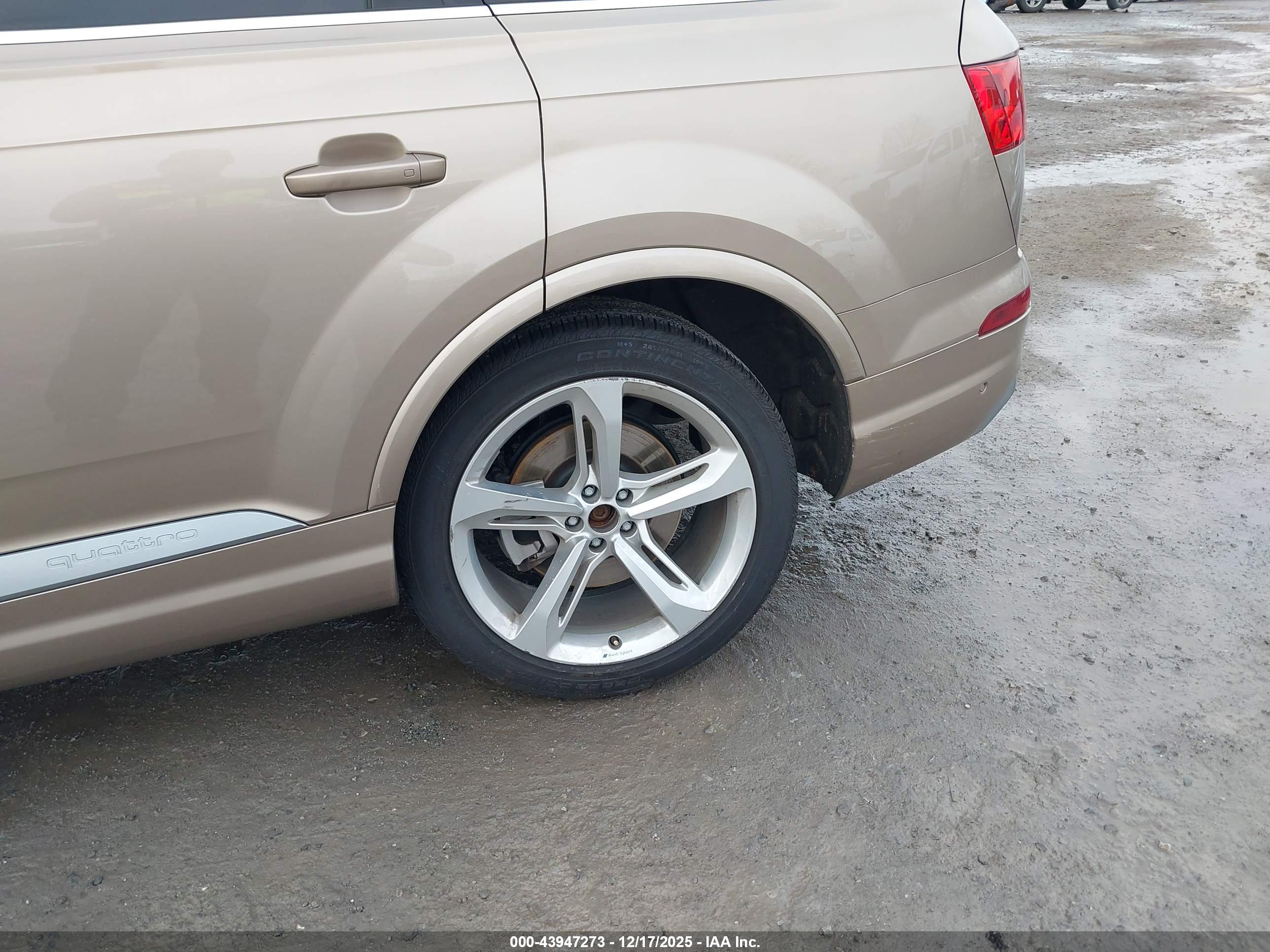 AUDI Q7 image 6