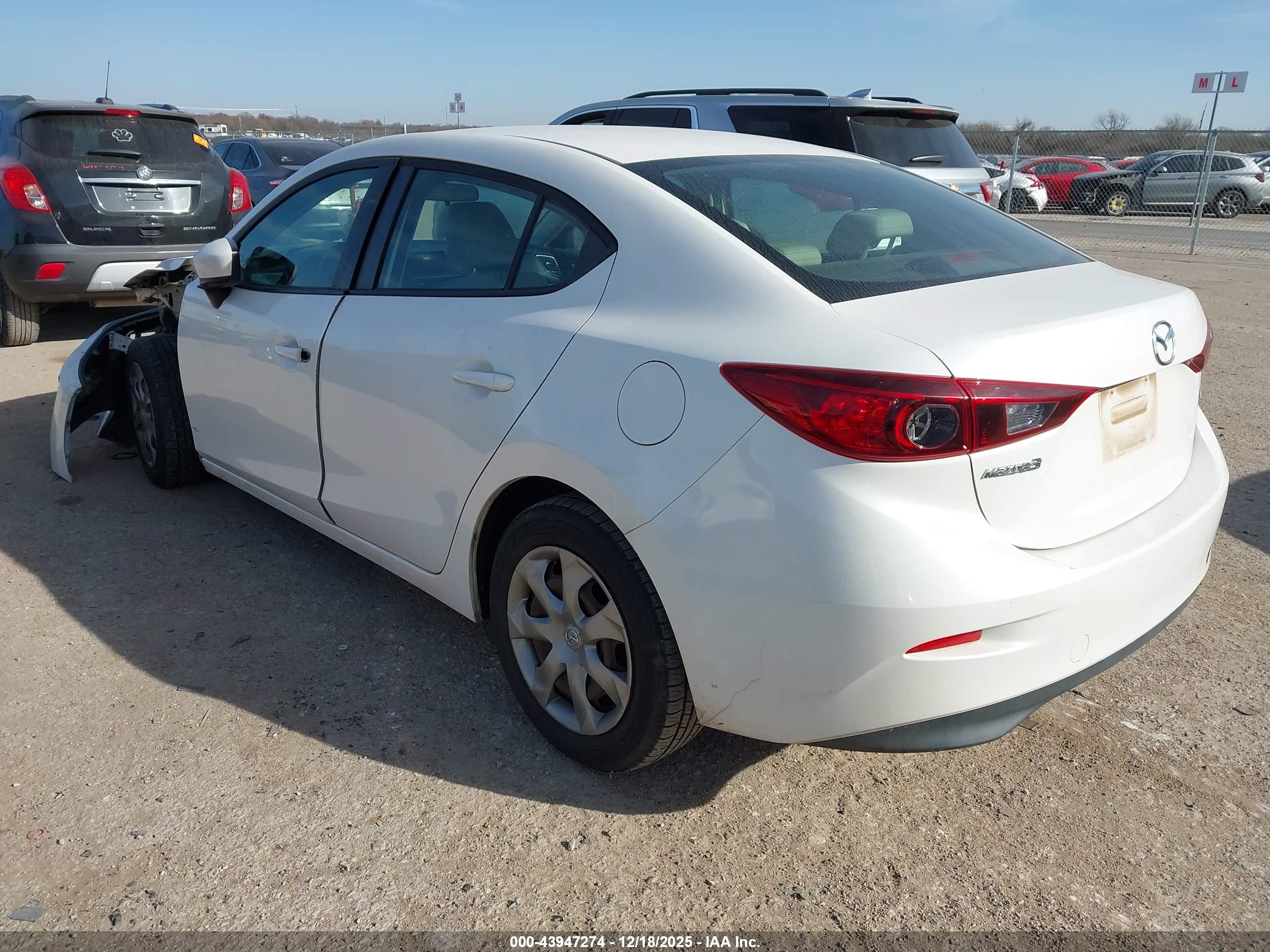 MAZDA MAZDA3 image 3