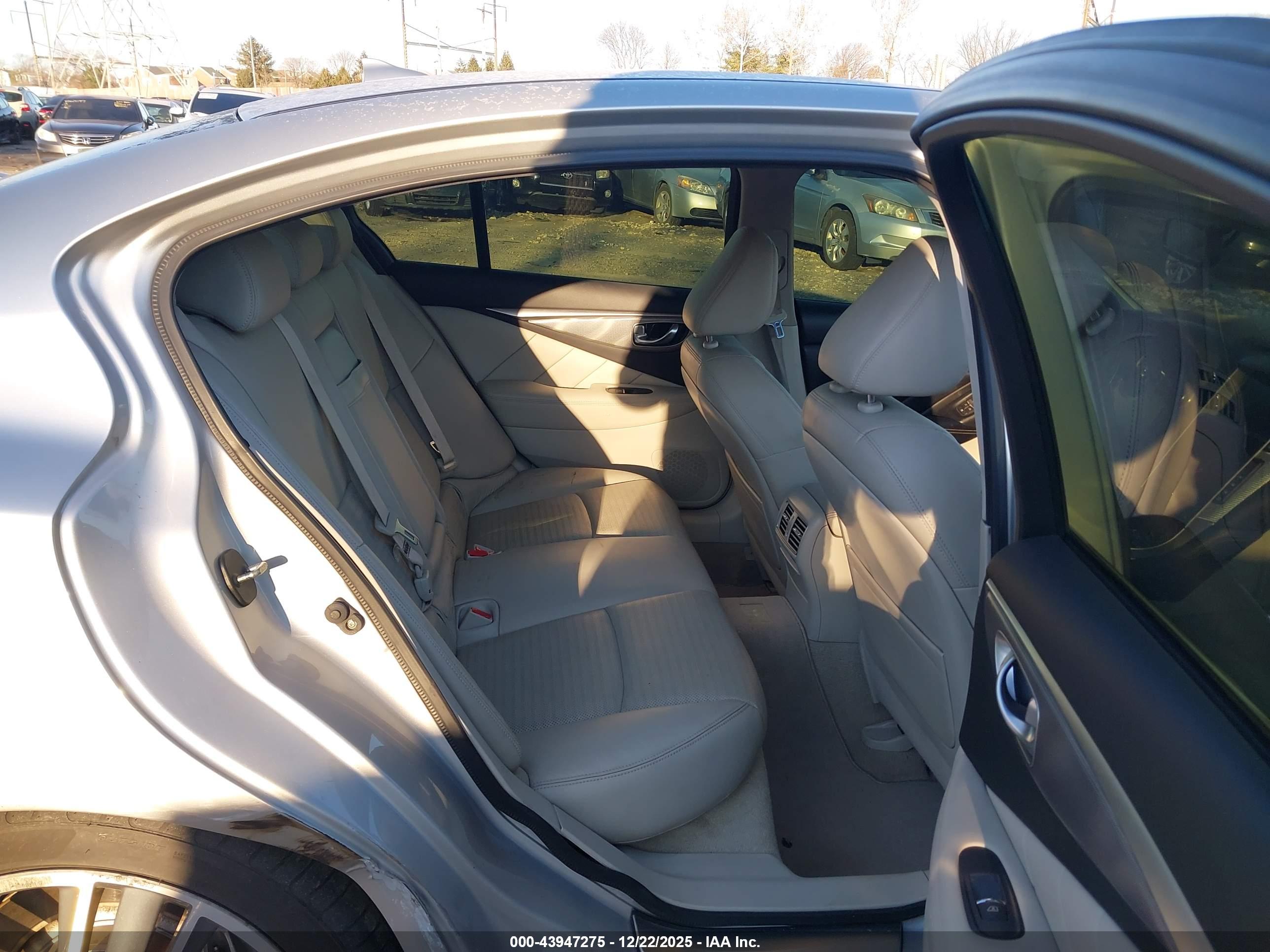 INFINITI Q50 image 8