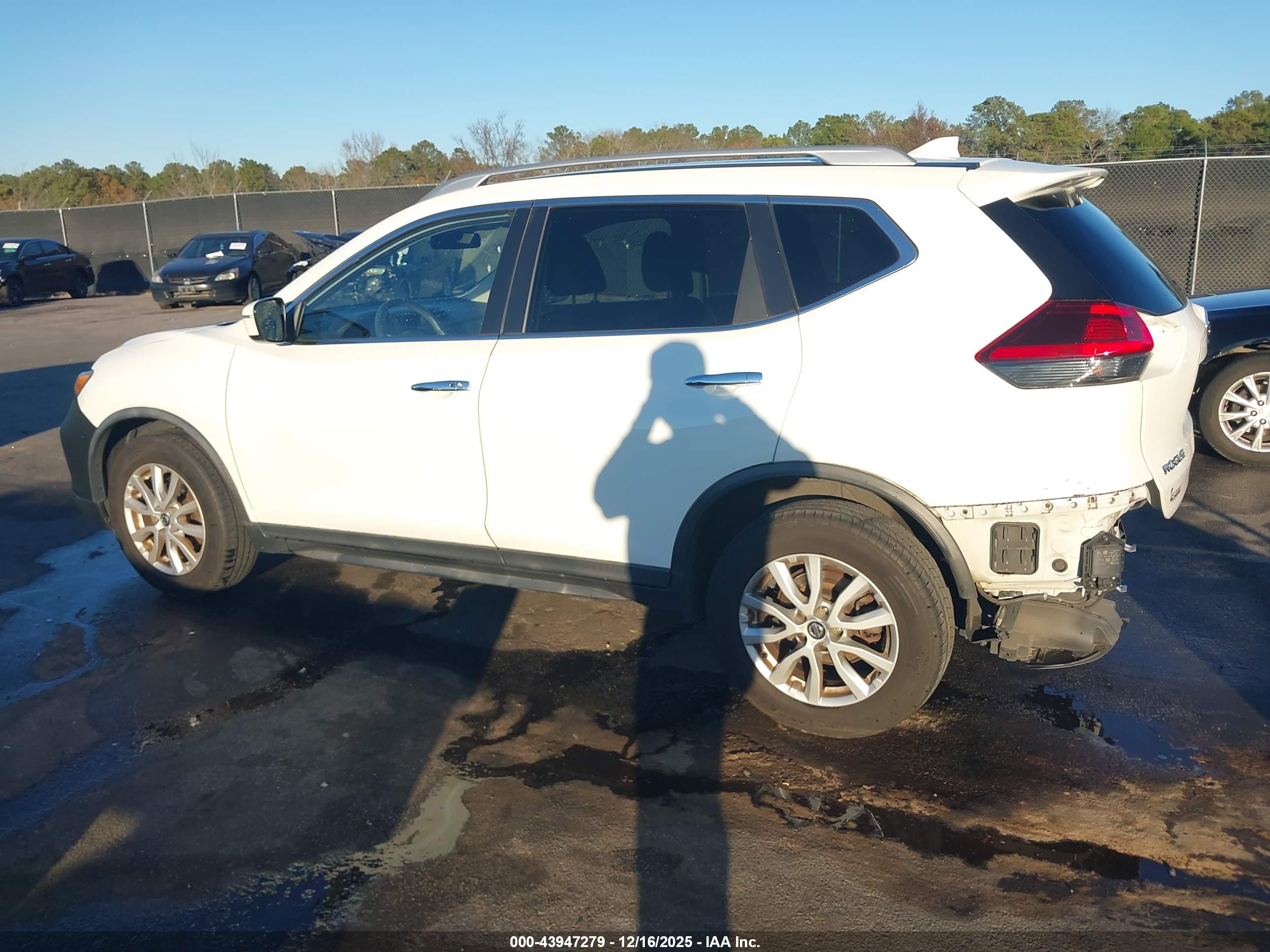 NISSAN ROGUE image 3