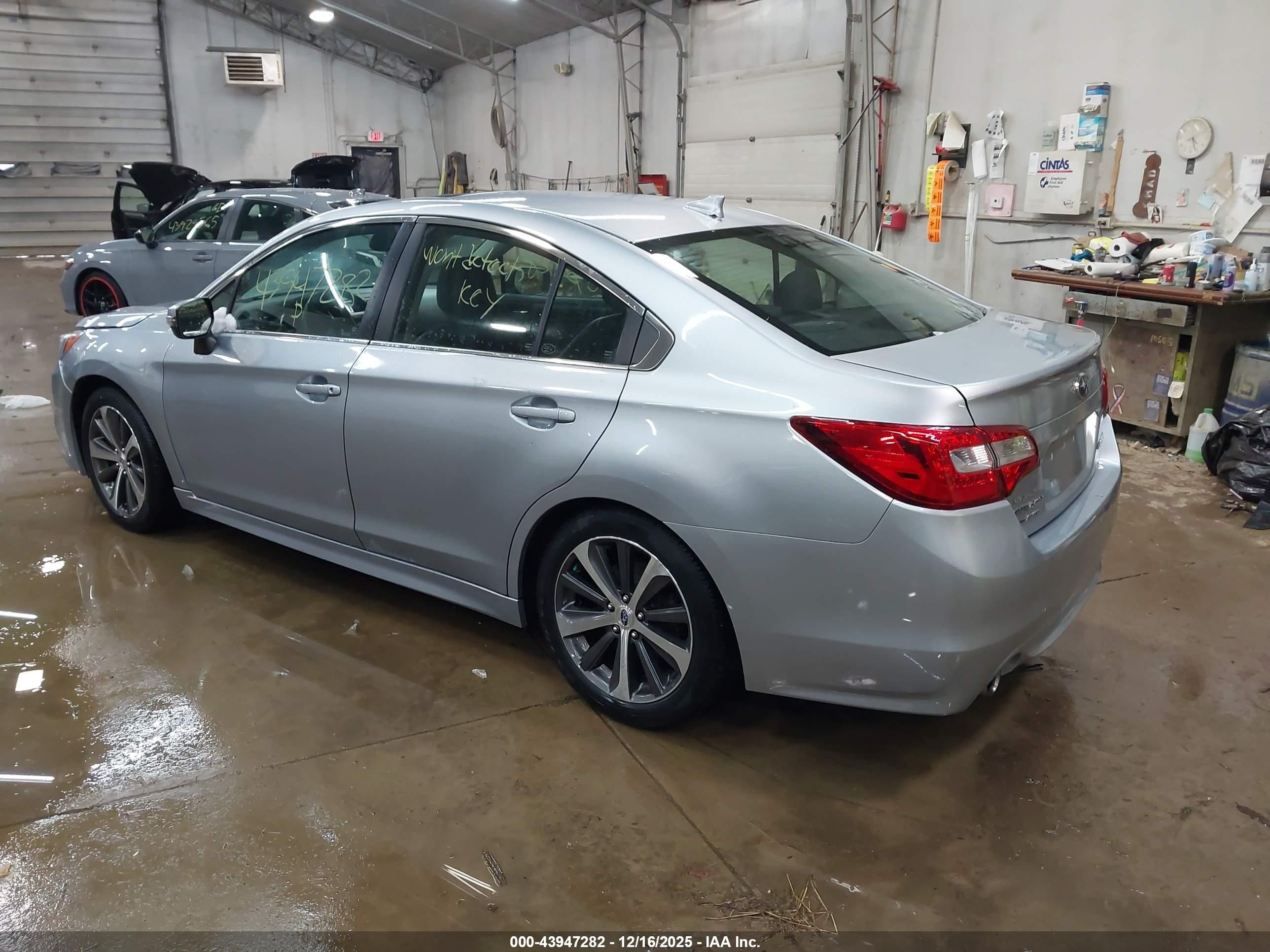 SUBARU LEGACY image 3