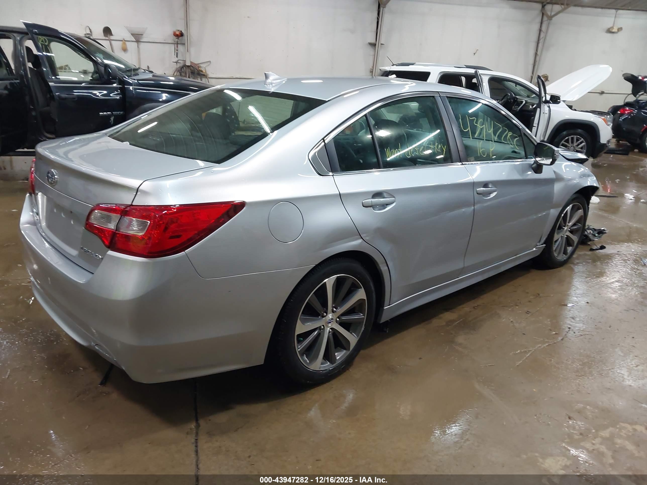 SUBARU LEGACY image 4