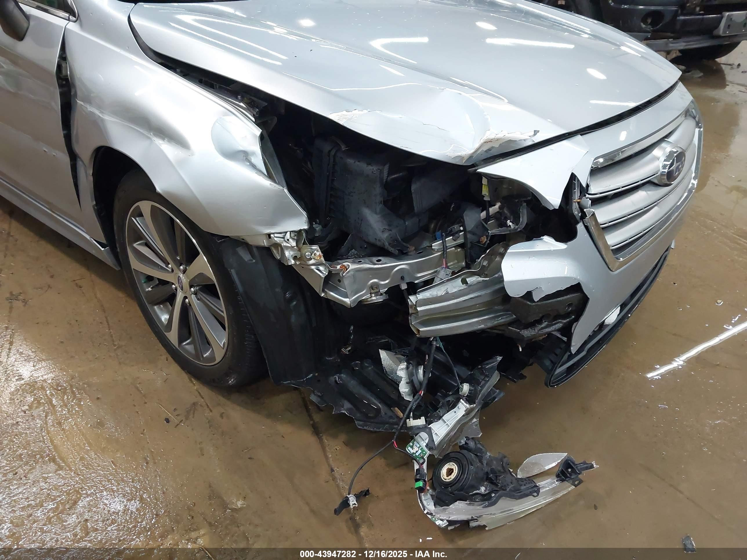 SUBARU LEGACY image 6
