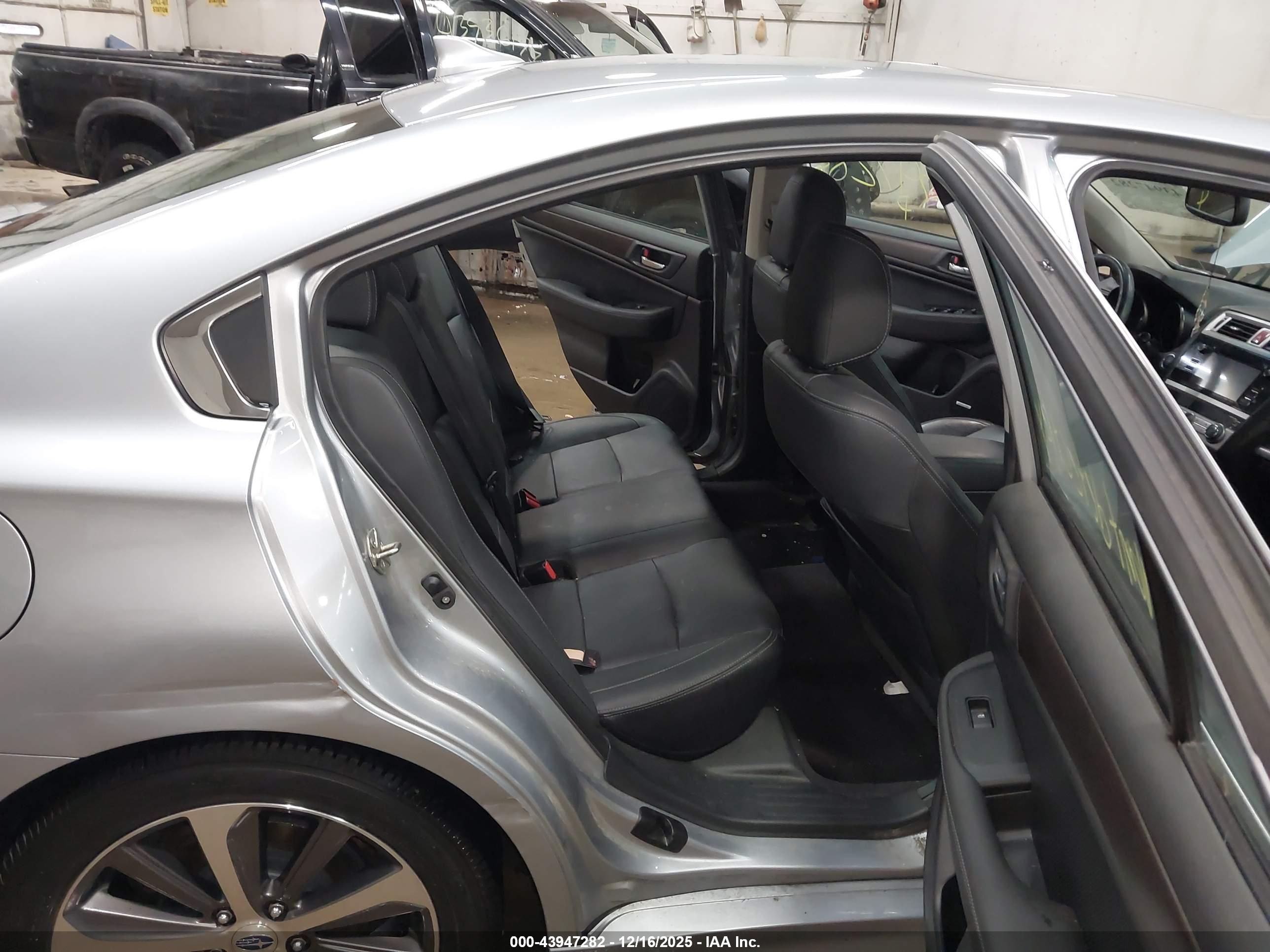 SUBARU LEGACY image 8