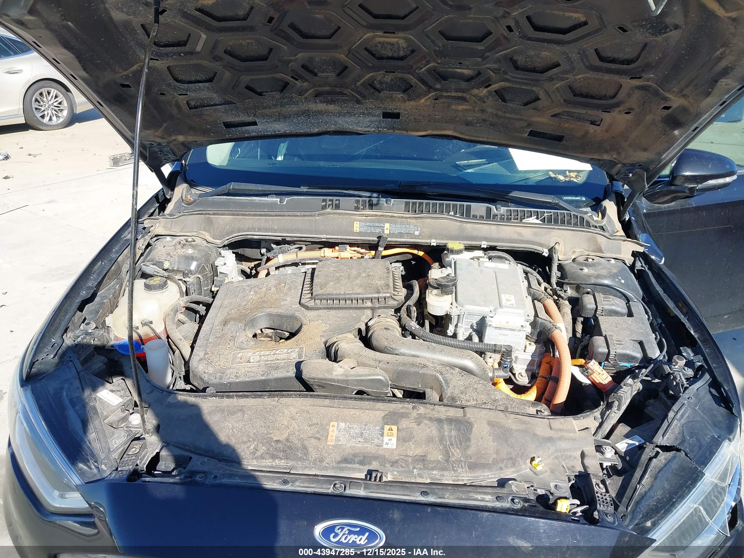 FORD FUSION image 10