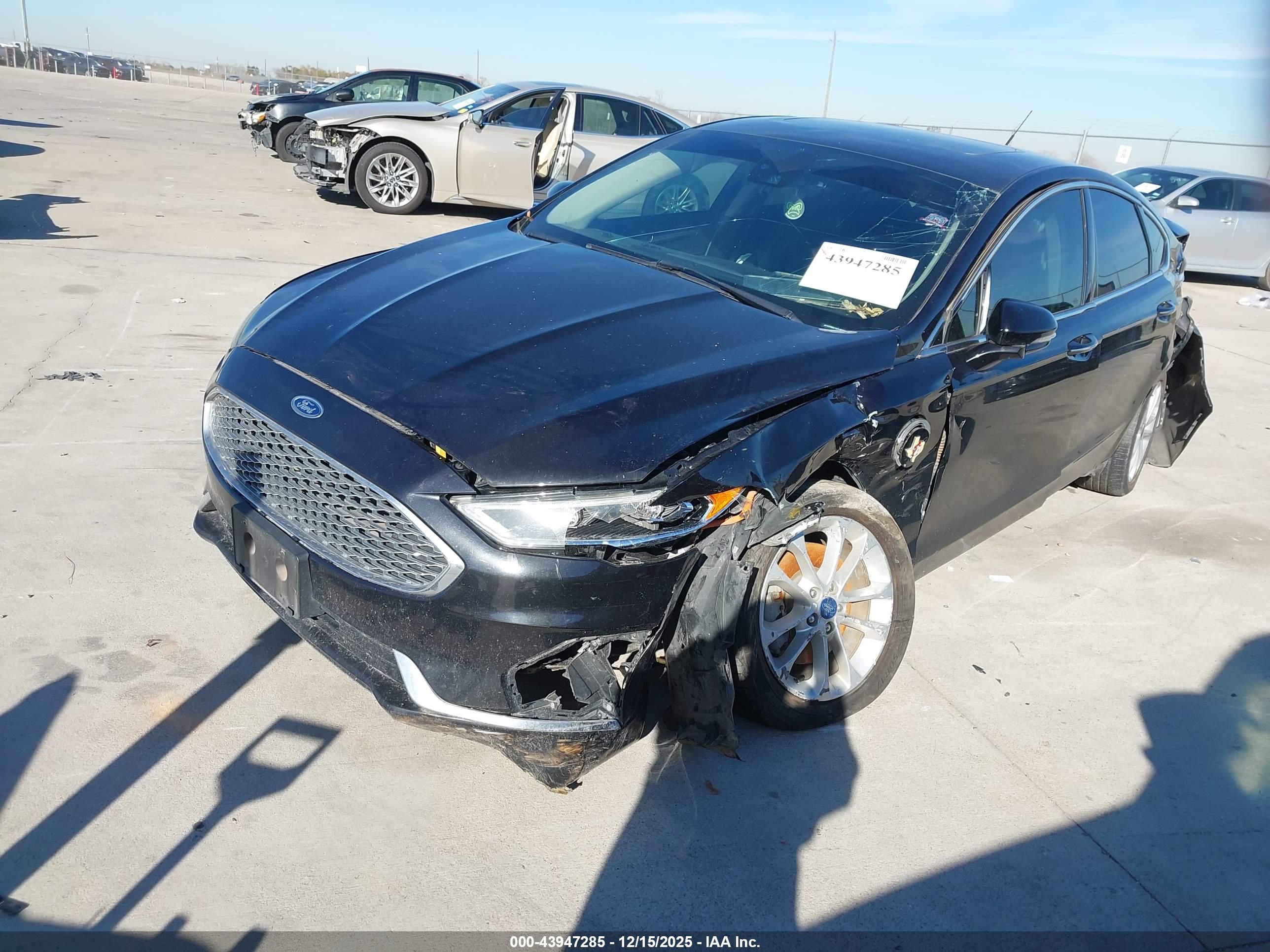 FORD FUSION image 2