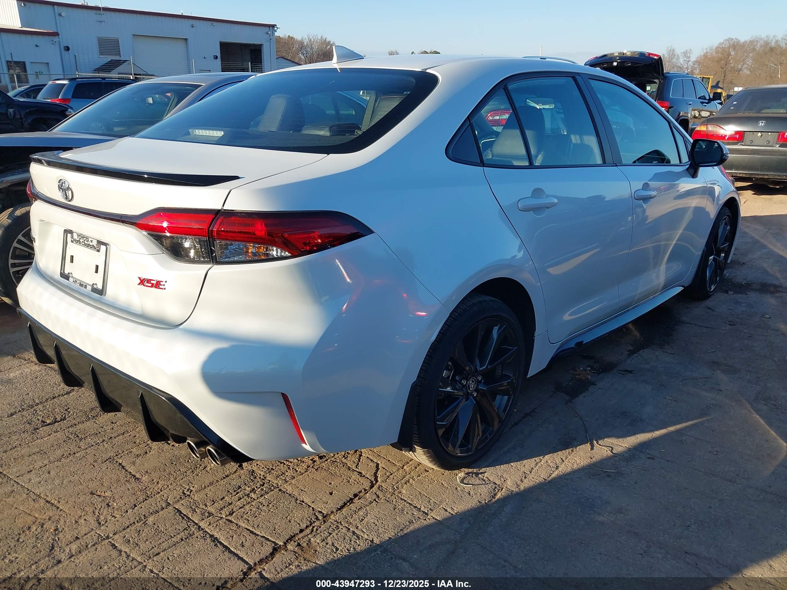 TOYOTA COROLLA image 4