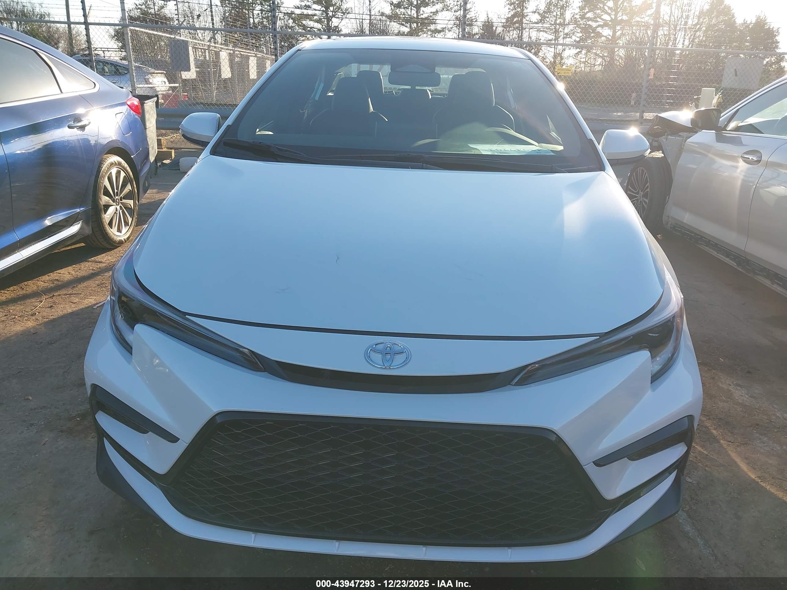 TOYOTA COROLLA image 6