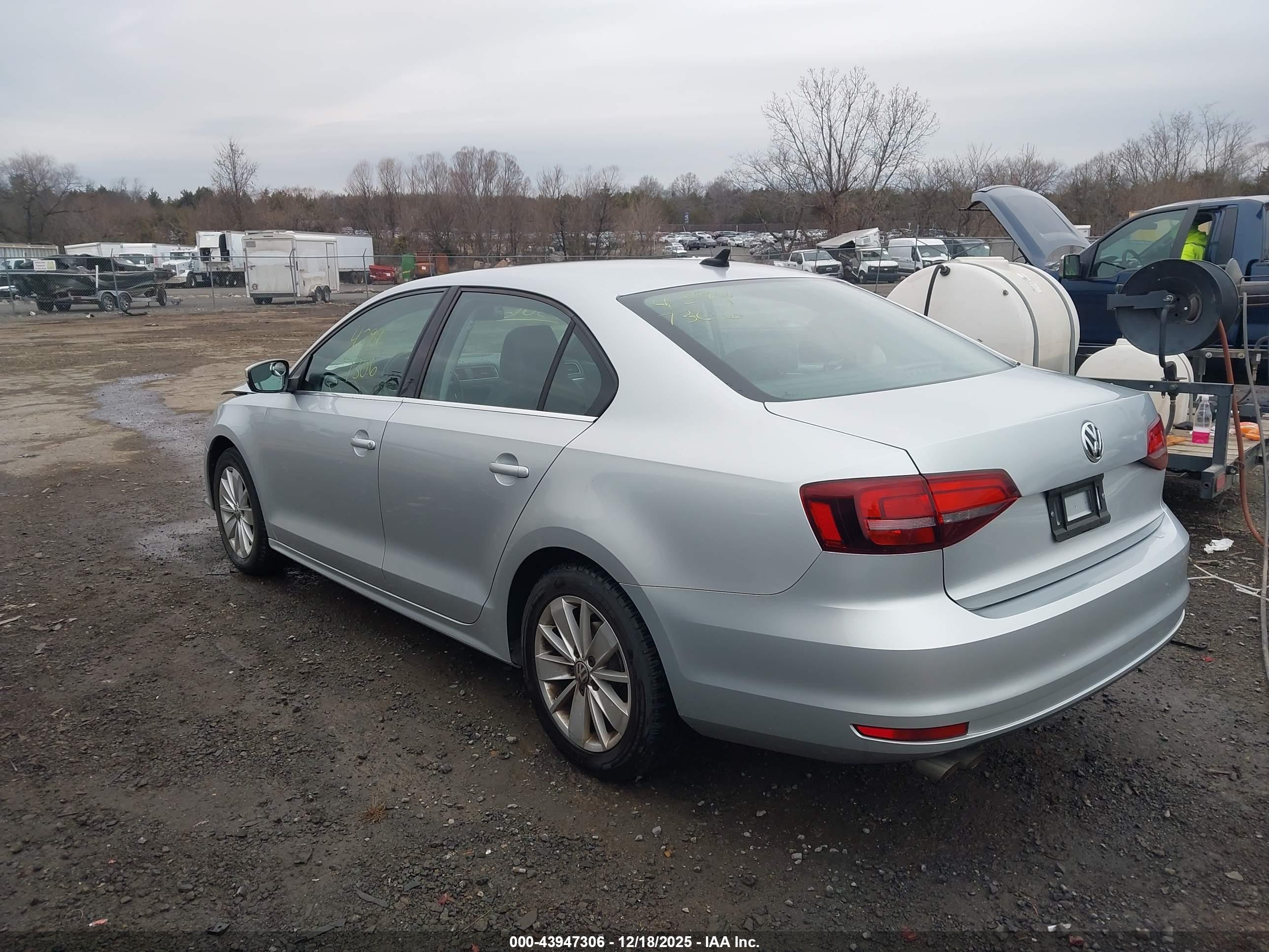 VOLKSWAGEN JETTA image 3