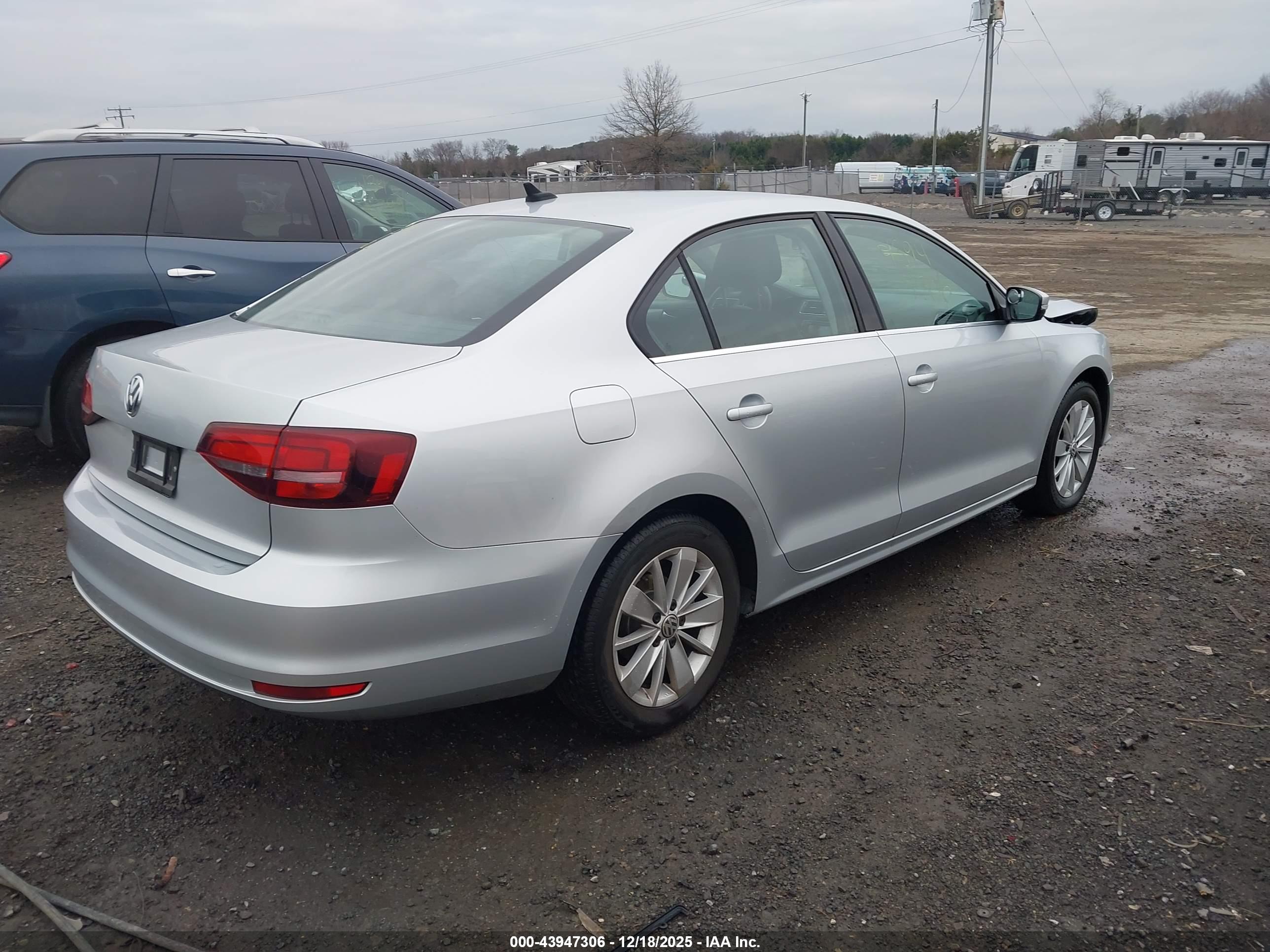 VOLKSWAGEN JETTA image 4
