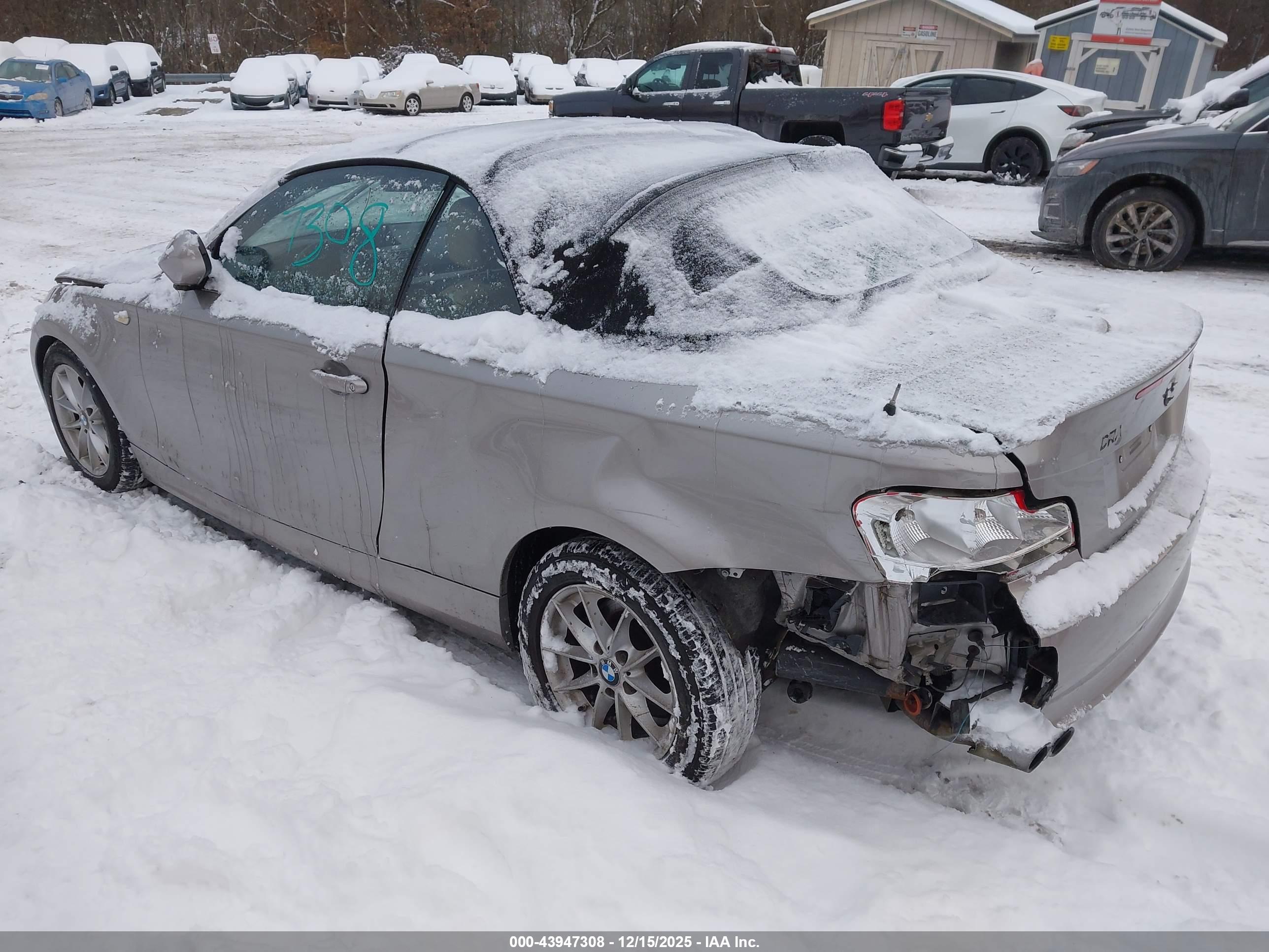 BMW 128I image 3