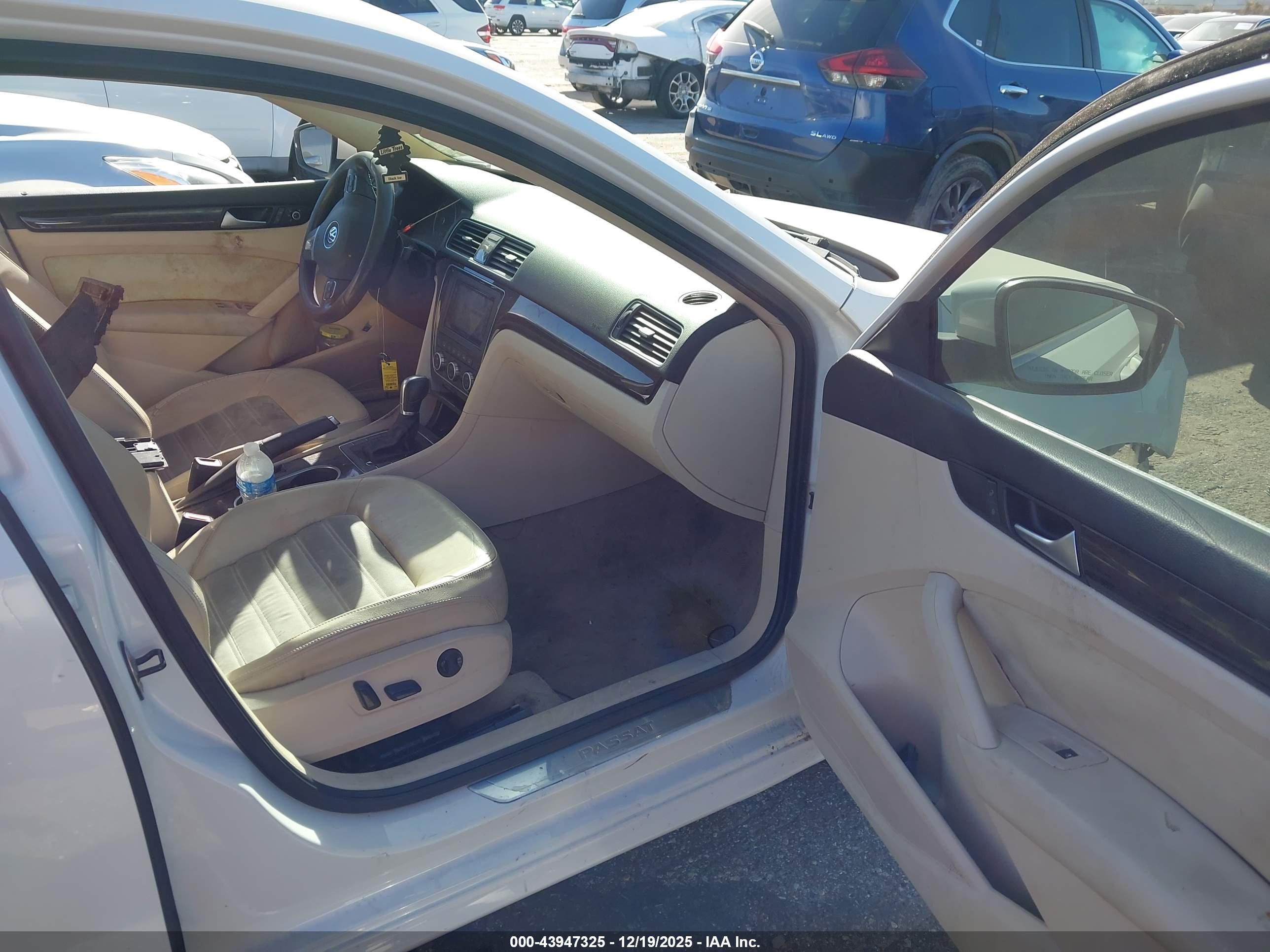 VOLKSWAGEN PASSAT image 5