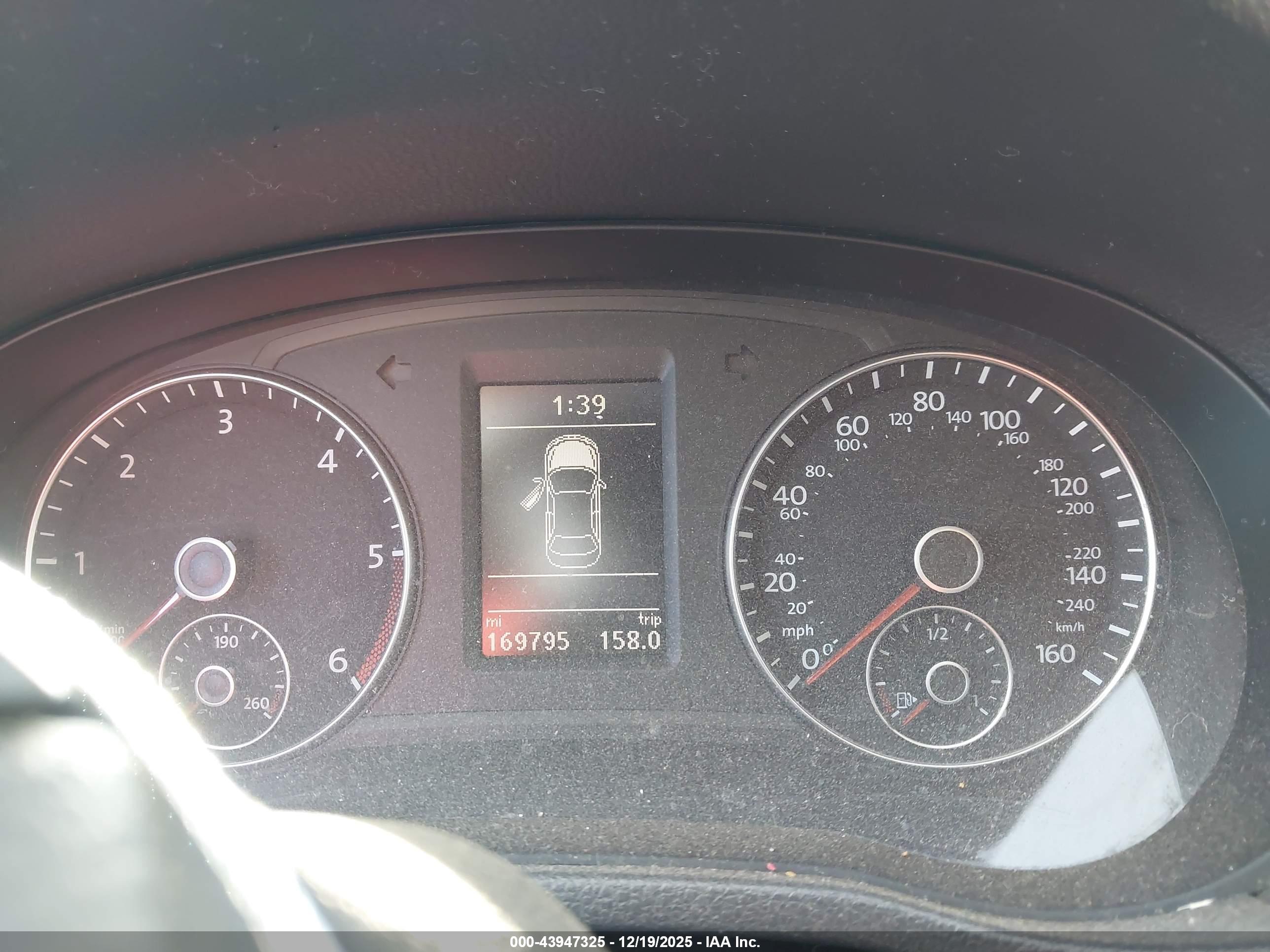 VOLKSWAGEN PASSAT image 7