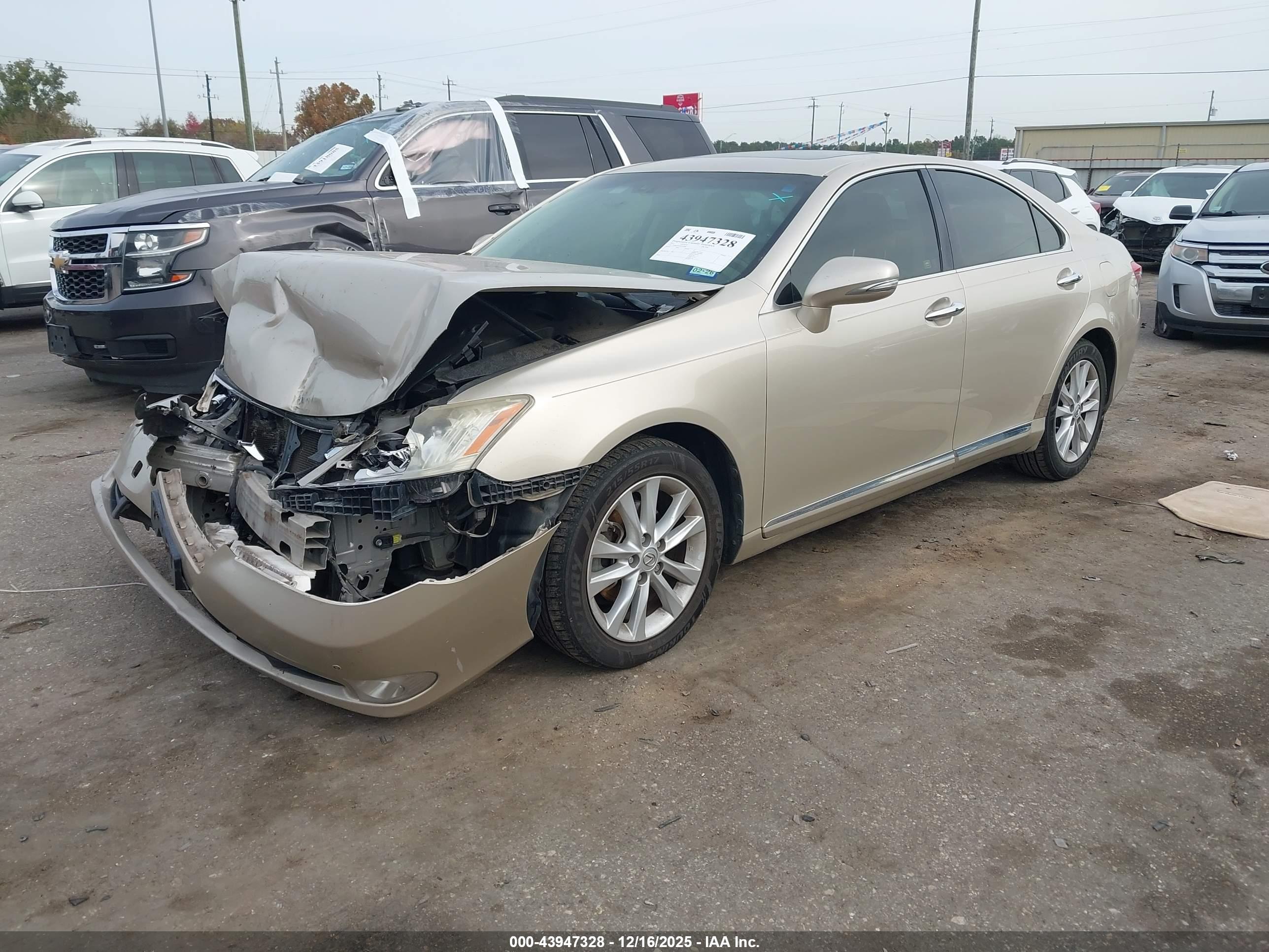 LEXUS ES image 2