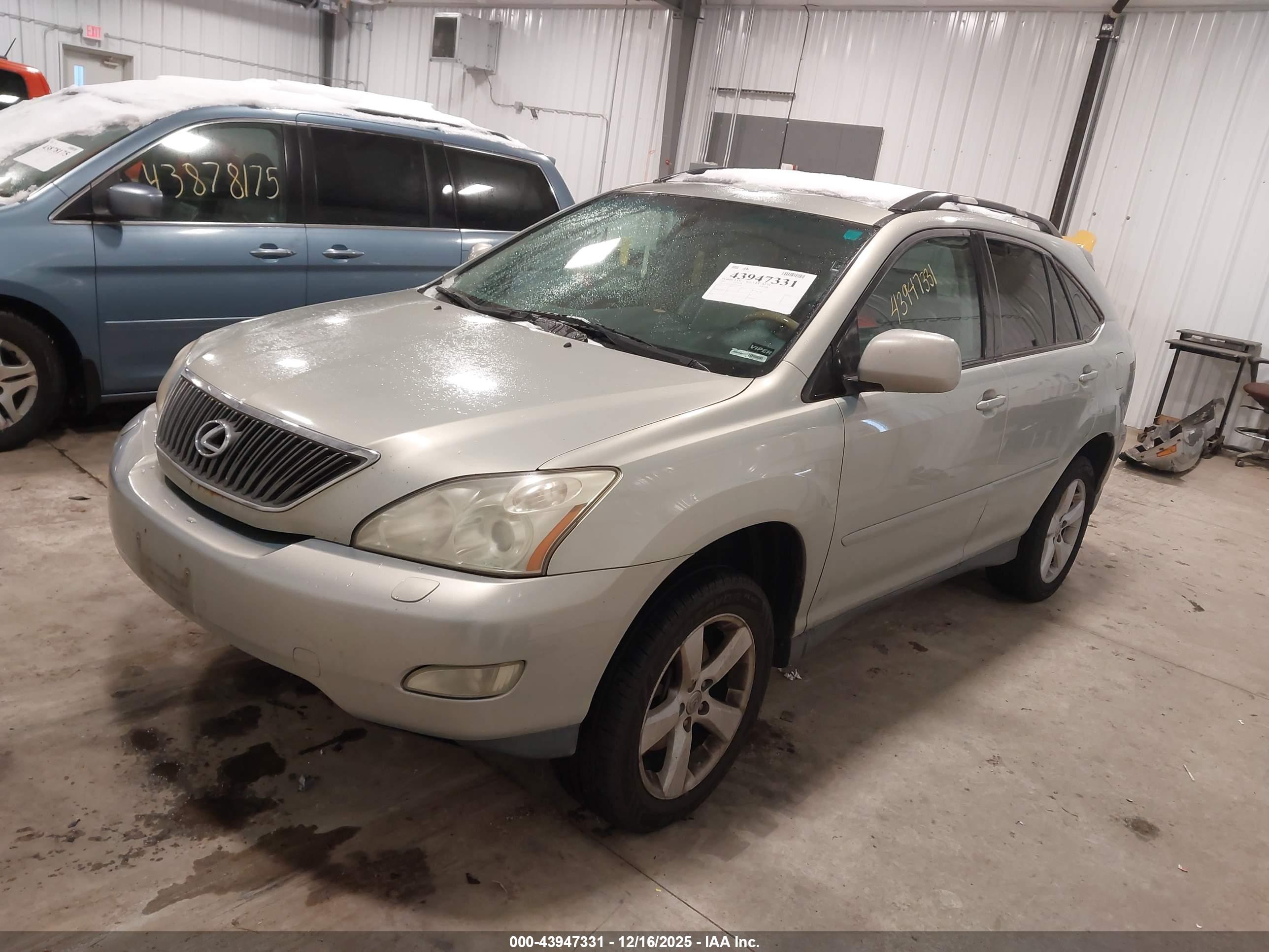 LEXUS RX image 2