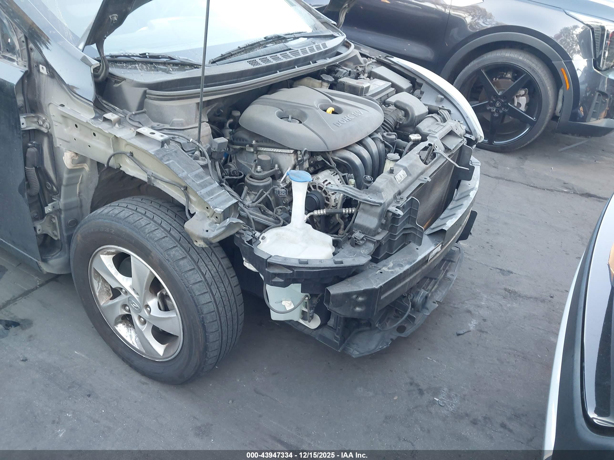 HYUNDAI ELANTRA image 6
