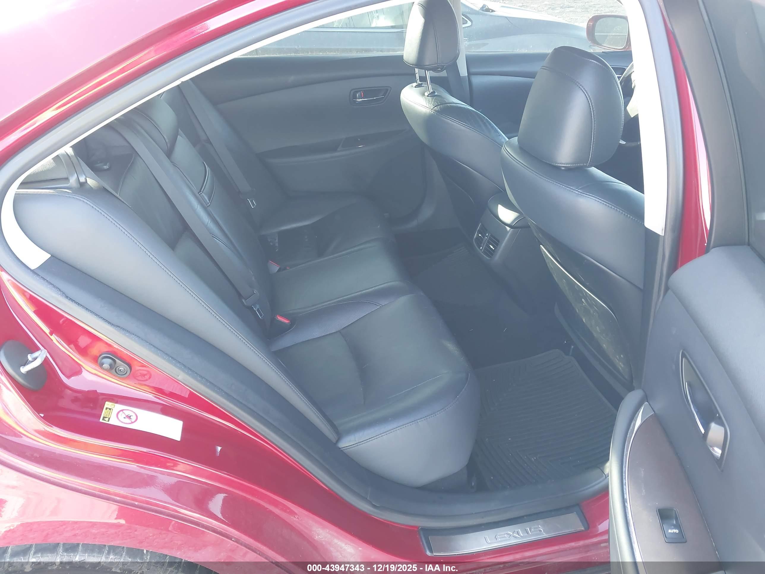 LEXUS ES image 8