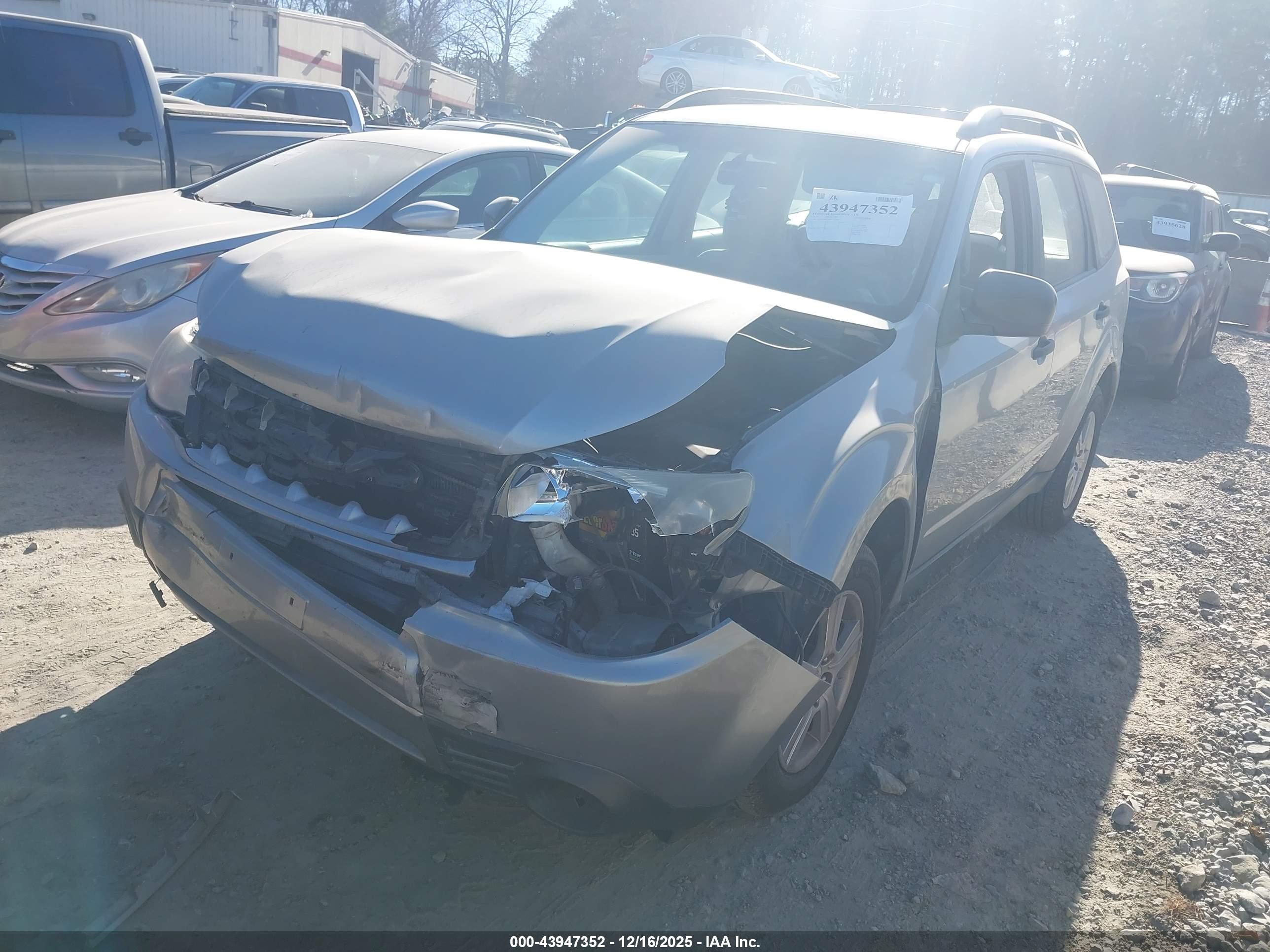 SUBARU FORESTER image 2