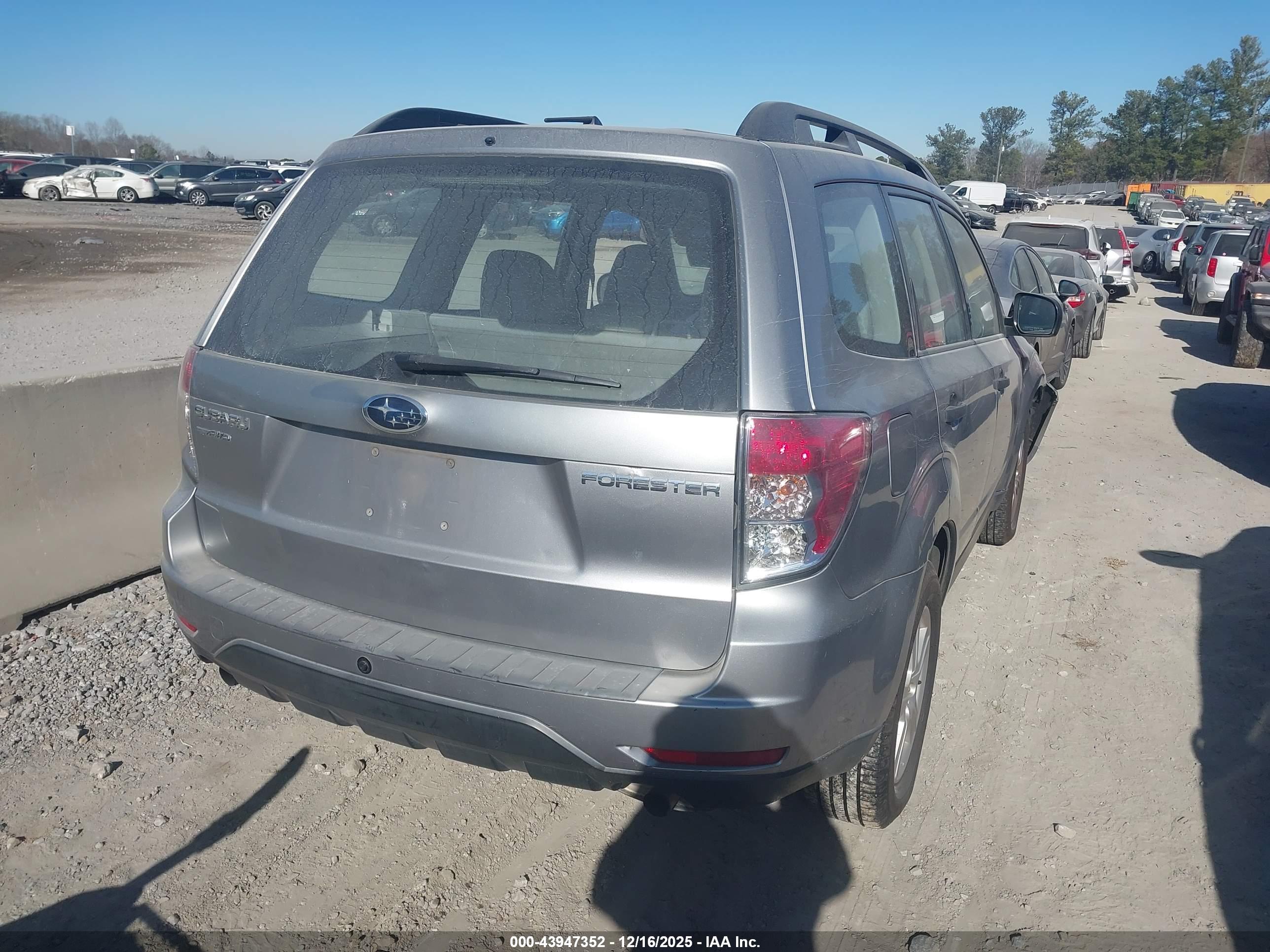 SUBARU FORESTER image 4