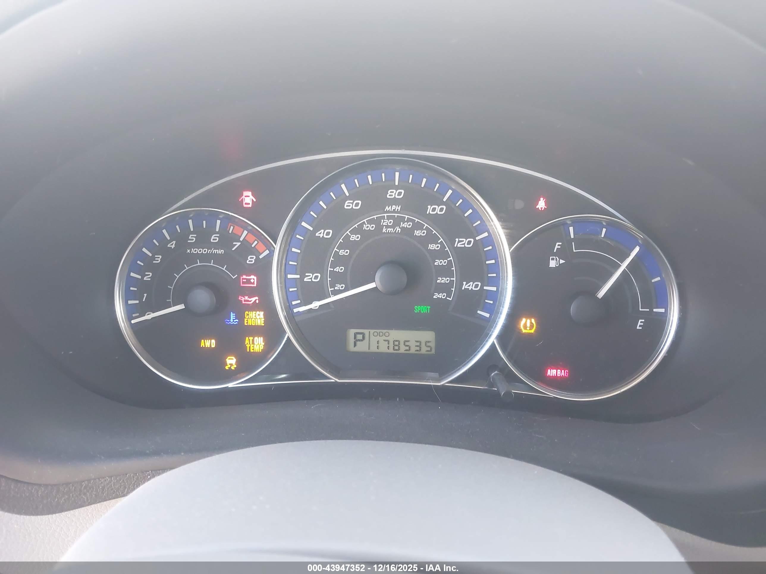 SUBARU FORESTER image 7