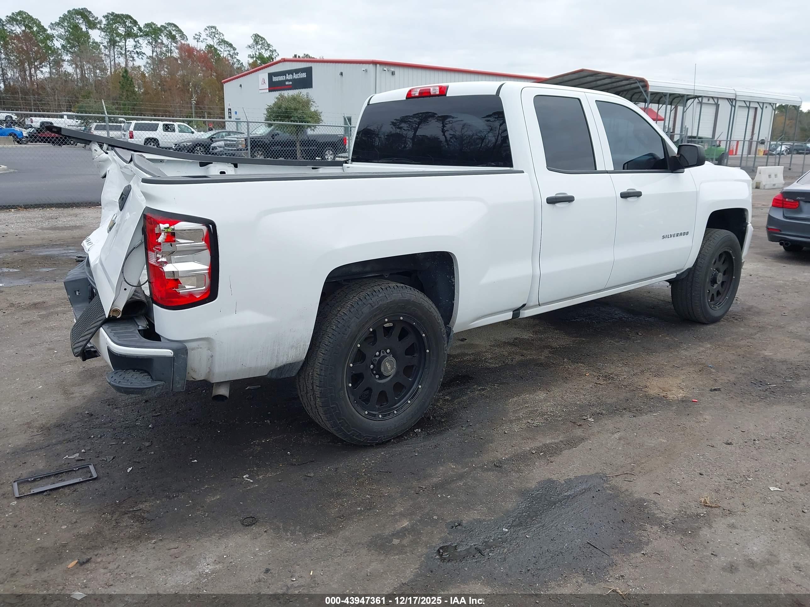 CHEVROLET SILVERADO image 4