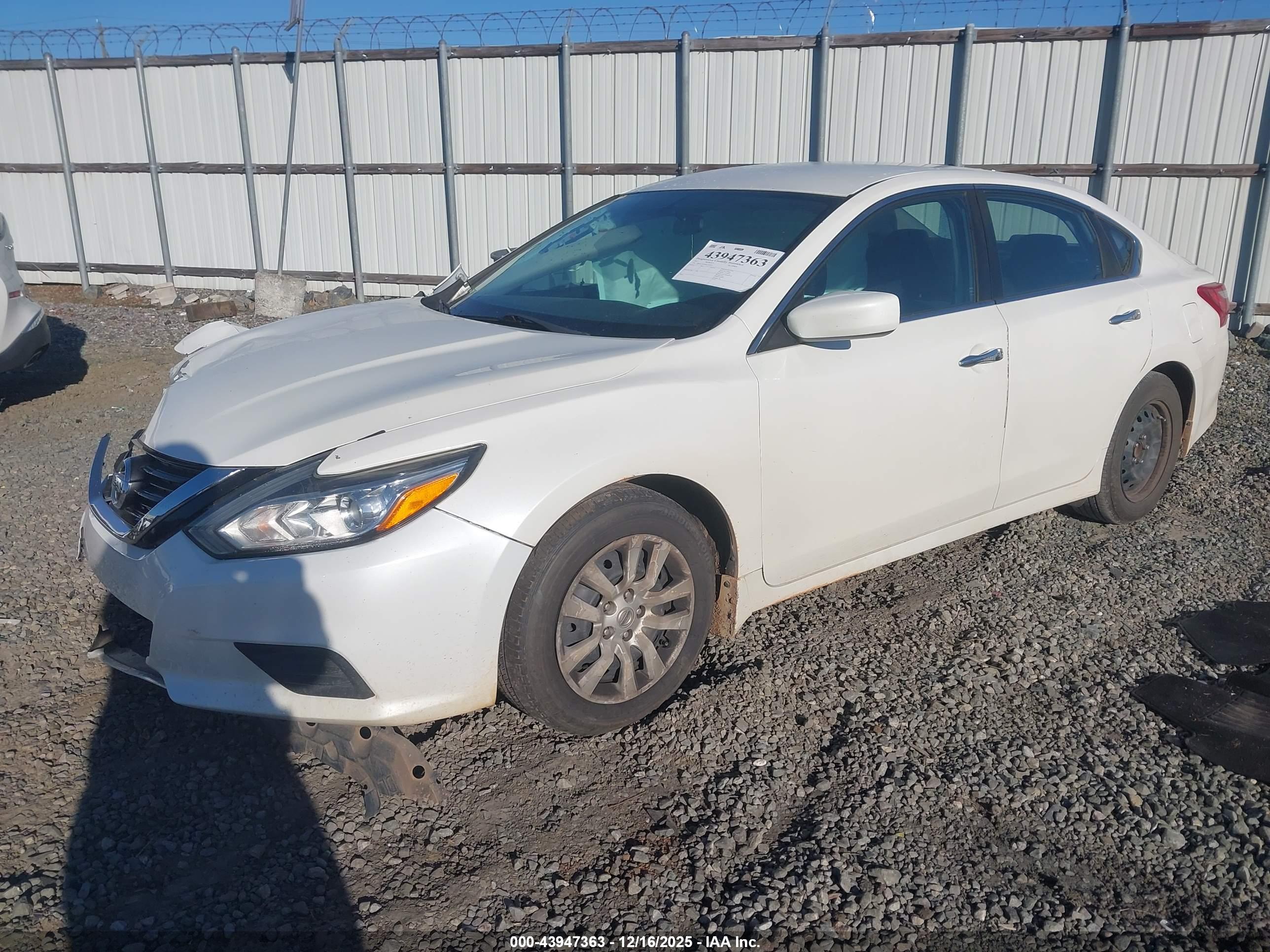 NISSAN ALTIMA image 2