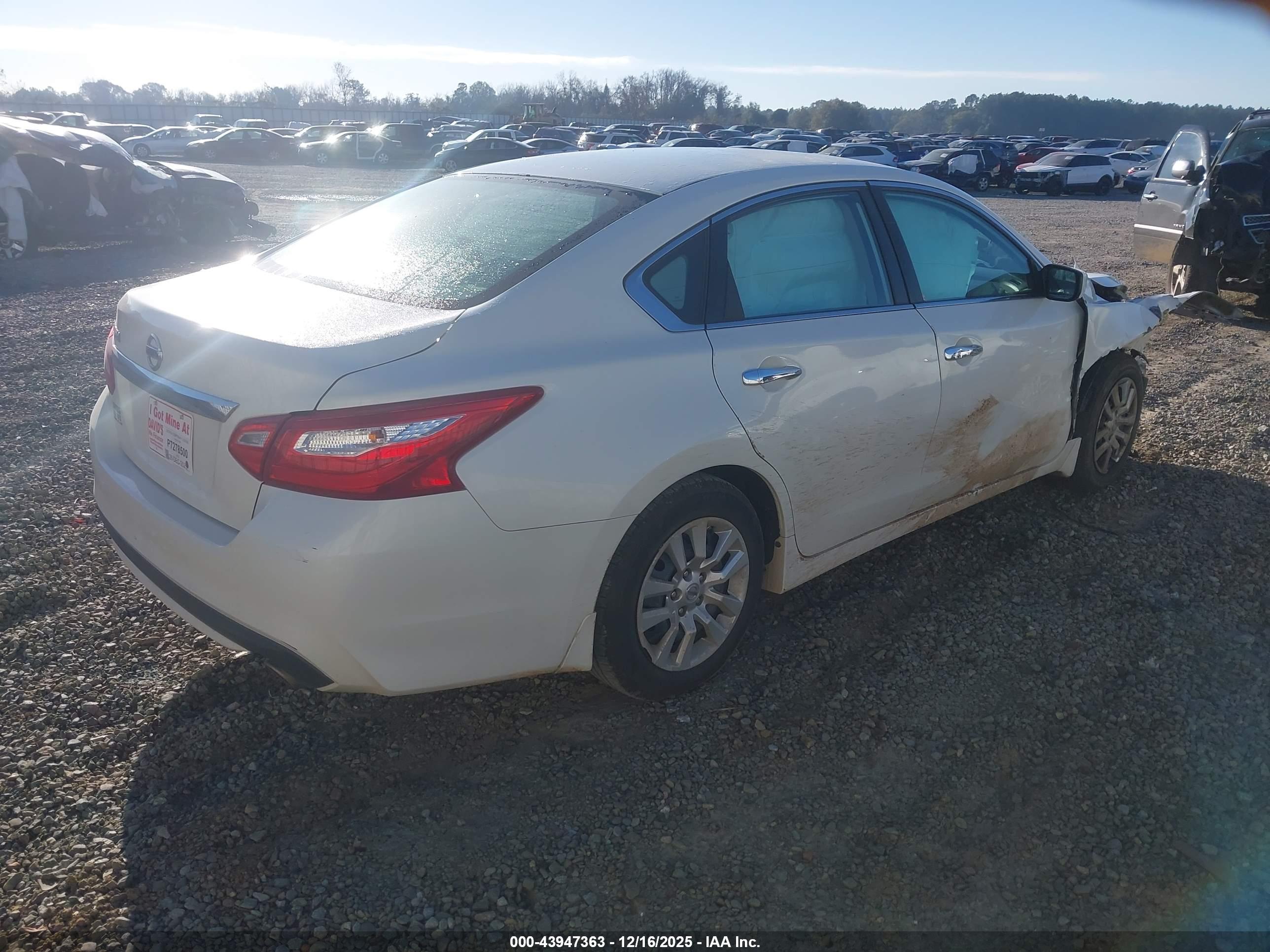 NISSAN ALTIMA image 4