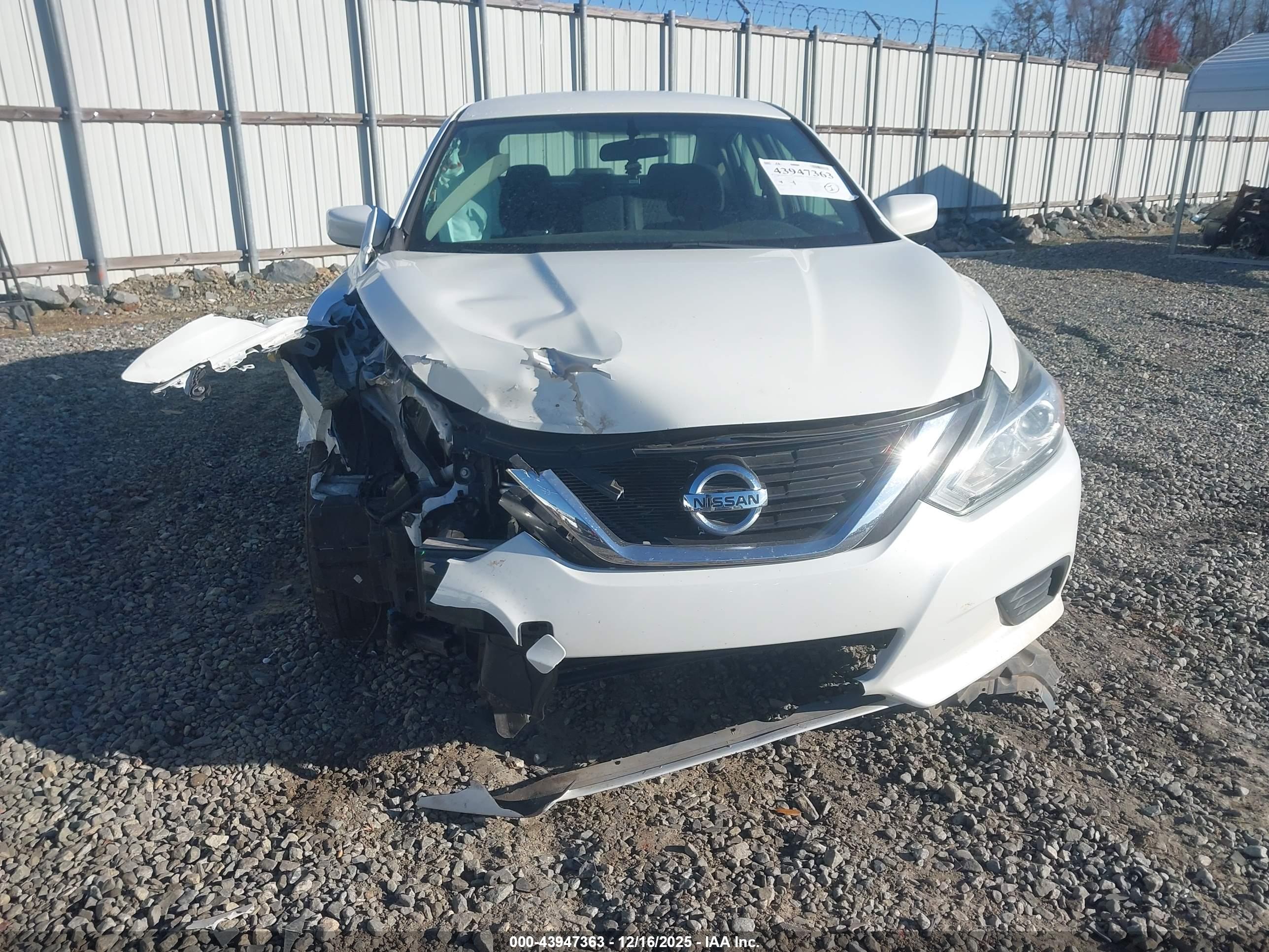 NISSAN ALTIMA image 6