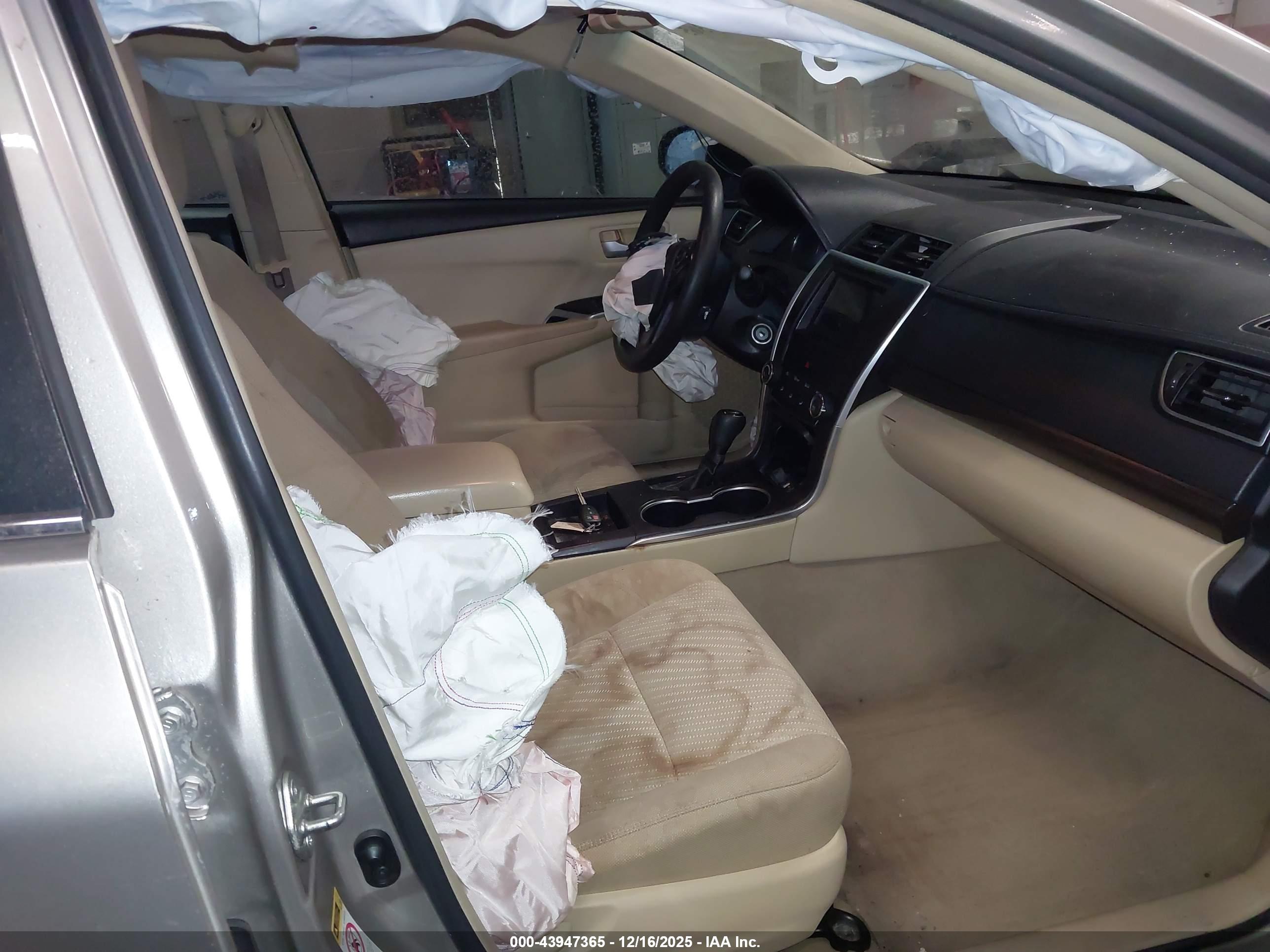 TOYOTA CAMRY image 5