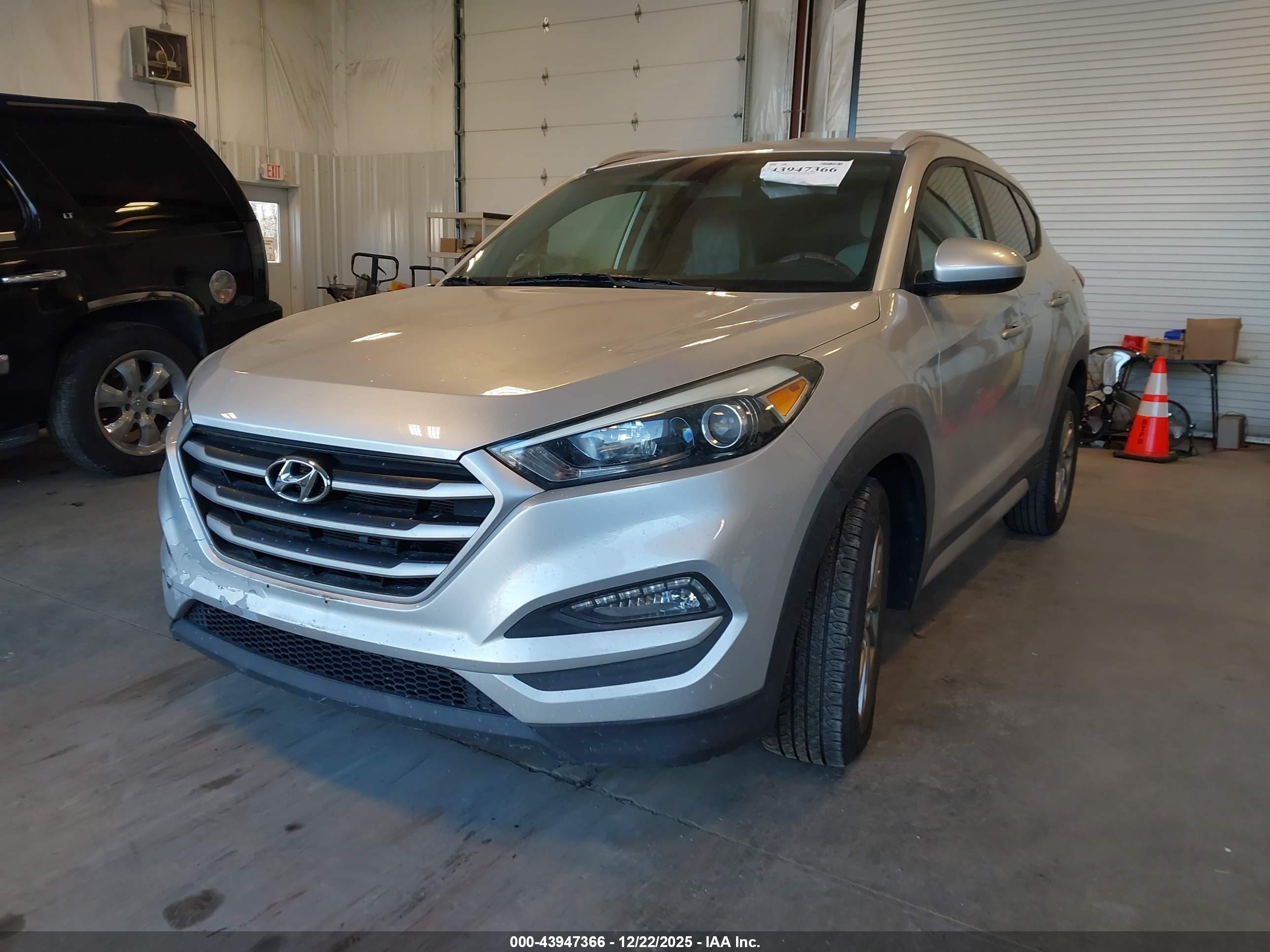 HYUNDAI TUCSON image 2