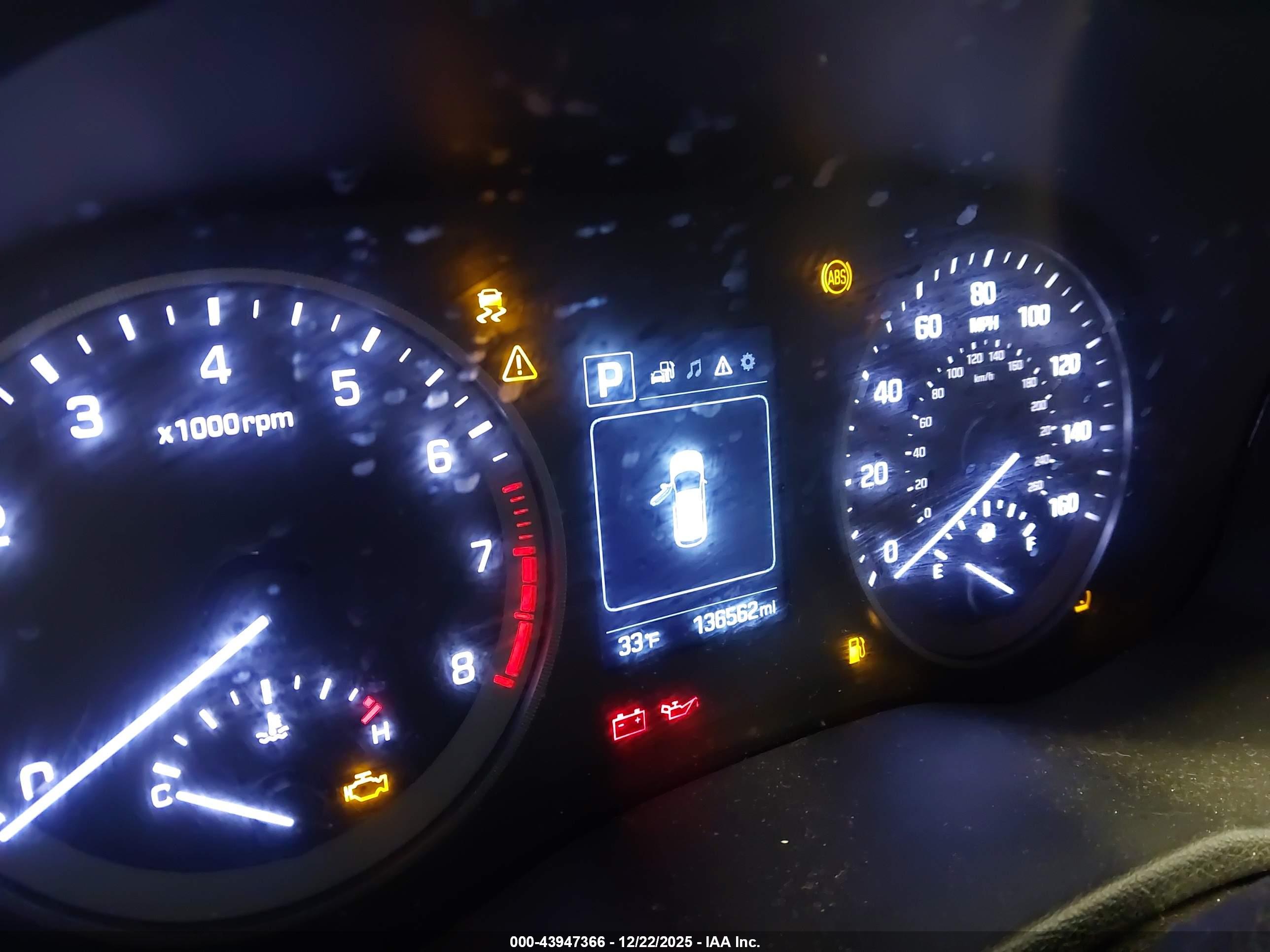 HYUNDAI TUCSON image 7