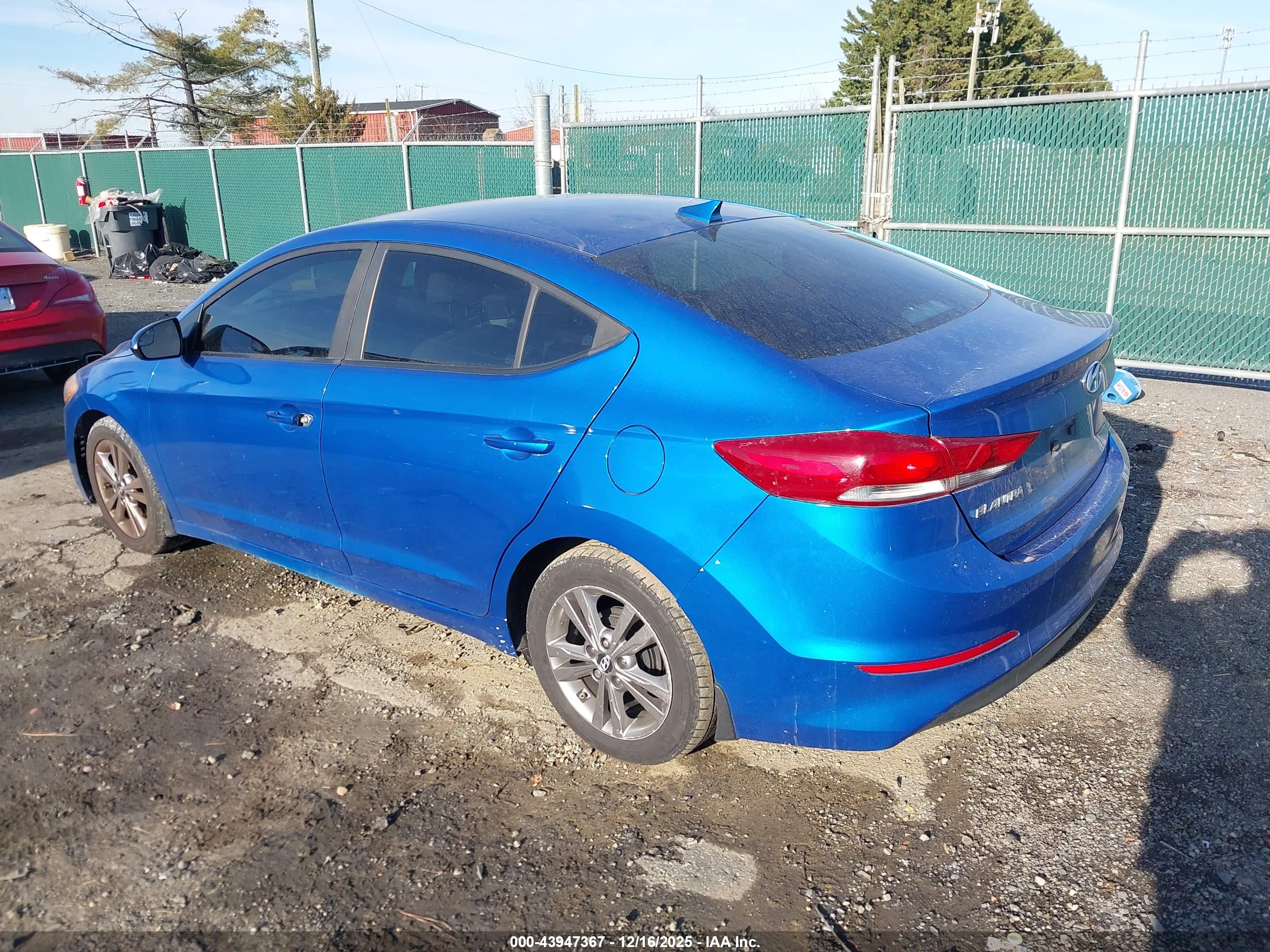 HYUNDAI ELANTRA image 3