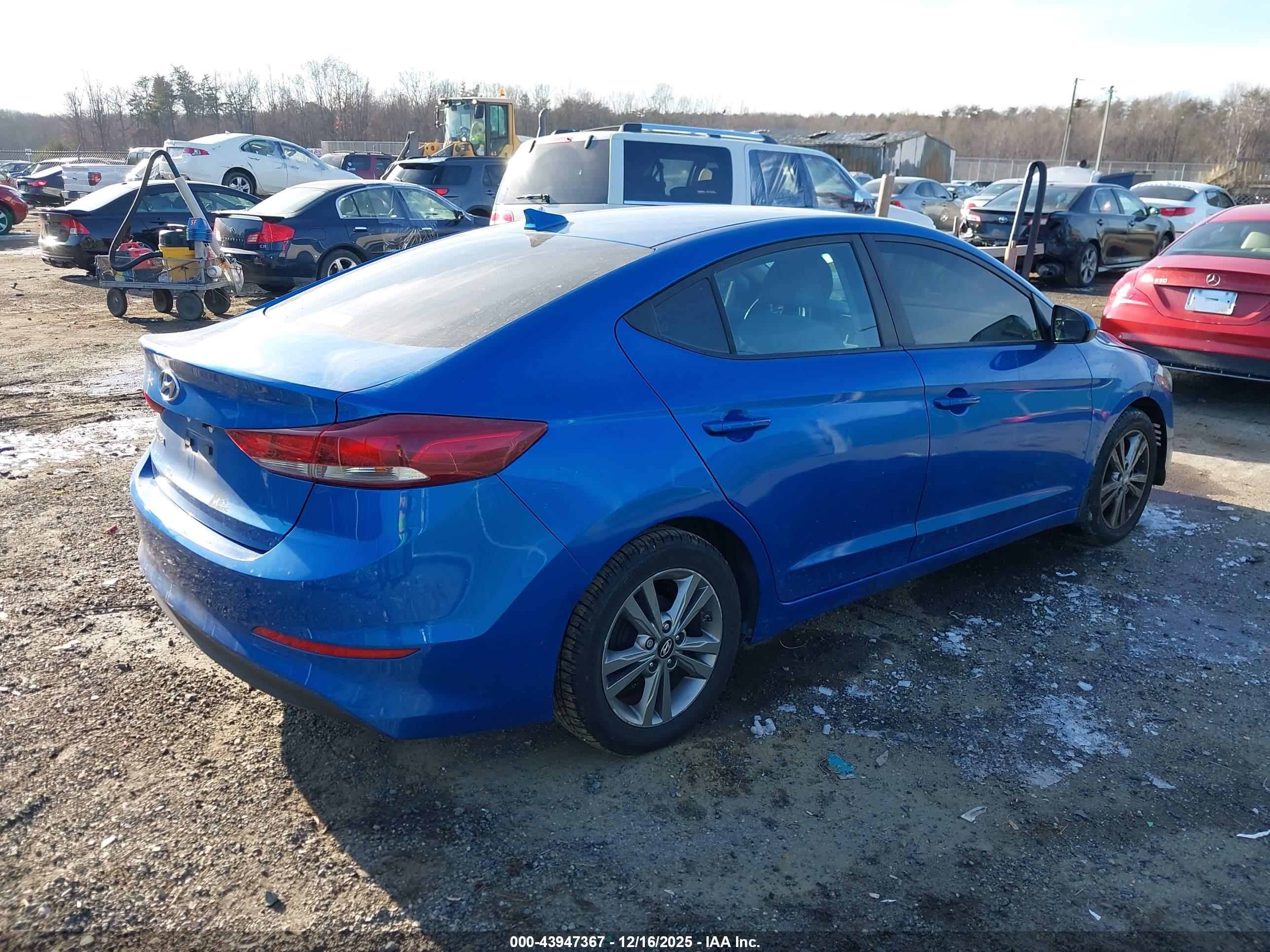 HYUNDAI ELANTRA image 4