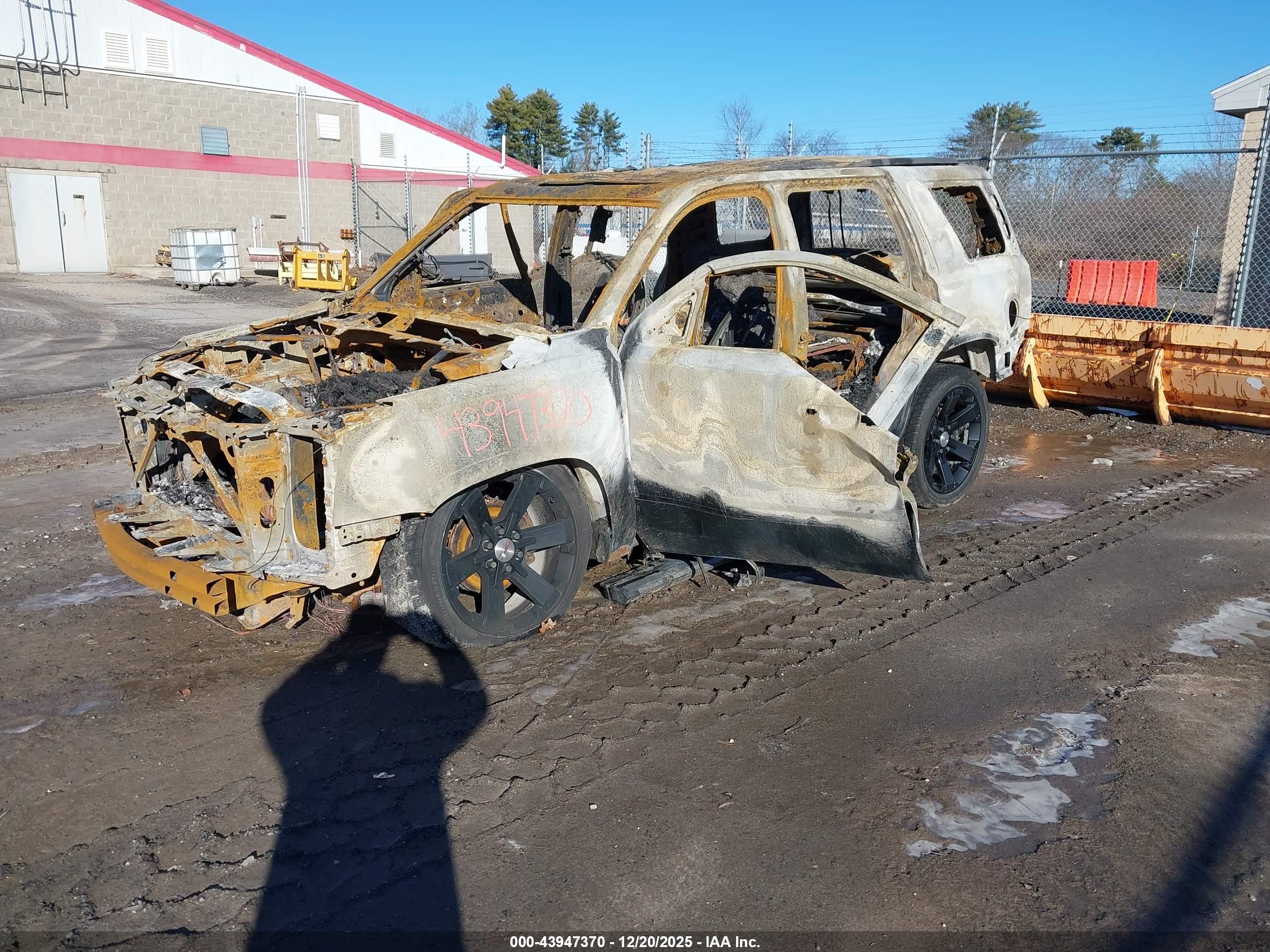 GMC YUKON image 2