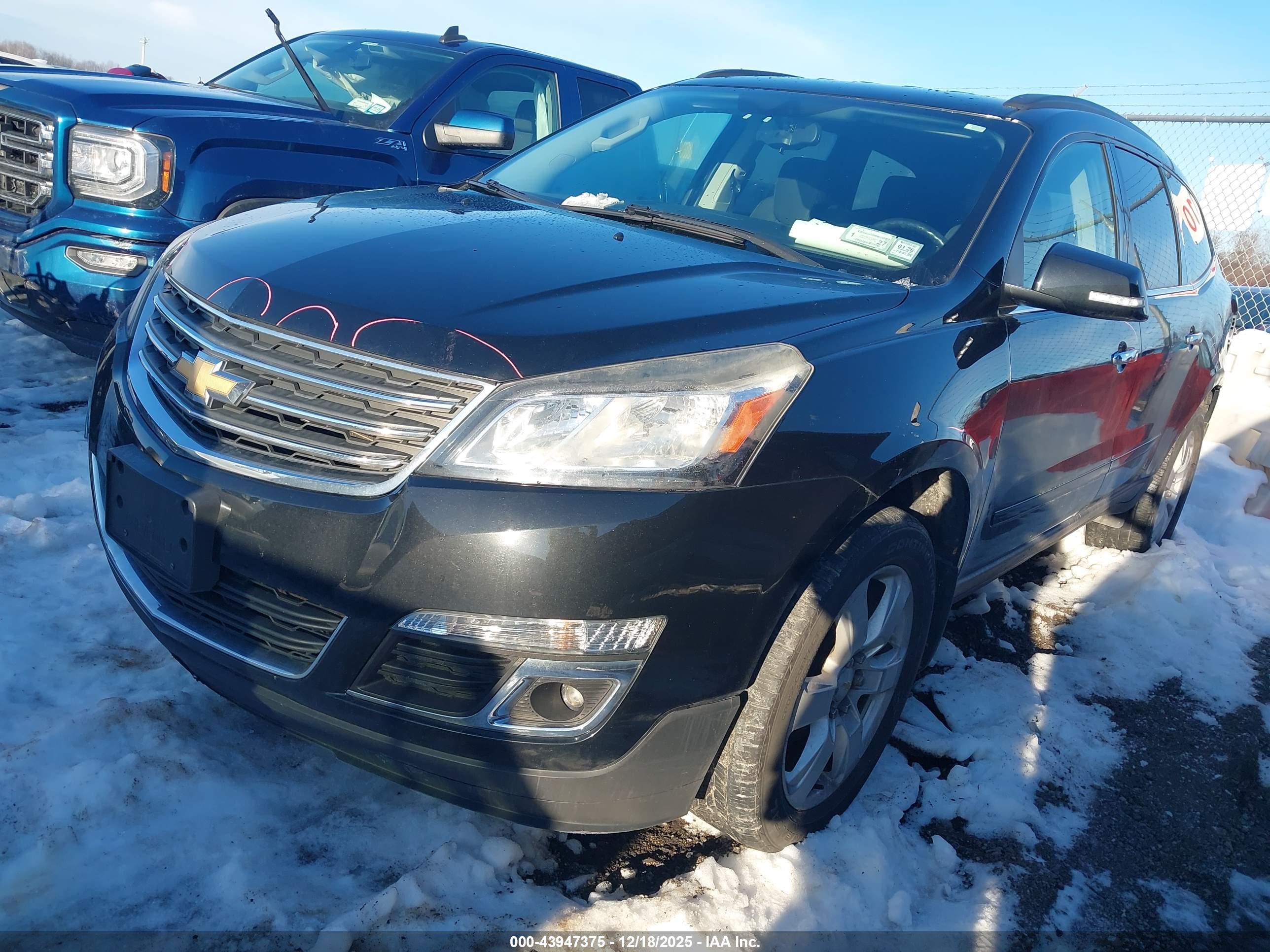 CHEVROLET TRAVERSE image 2