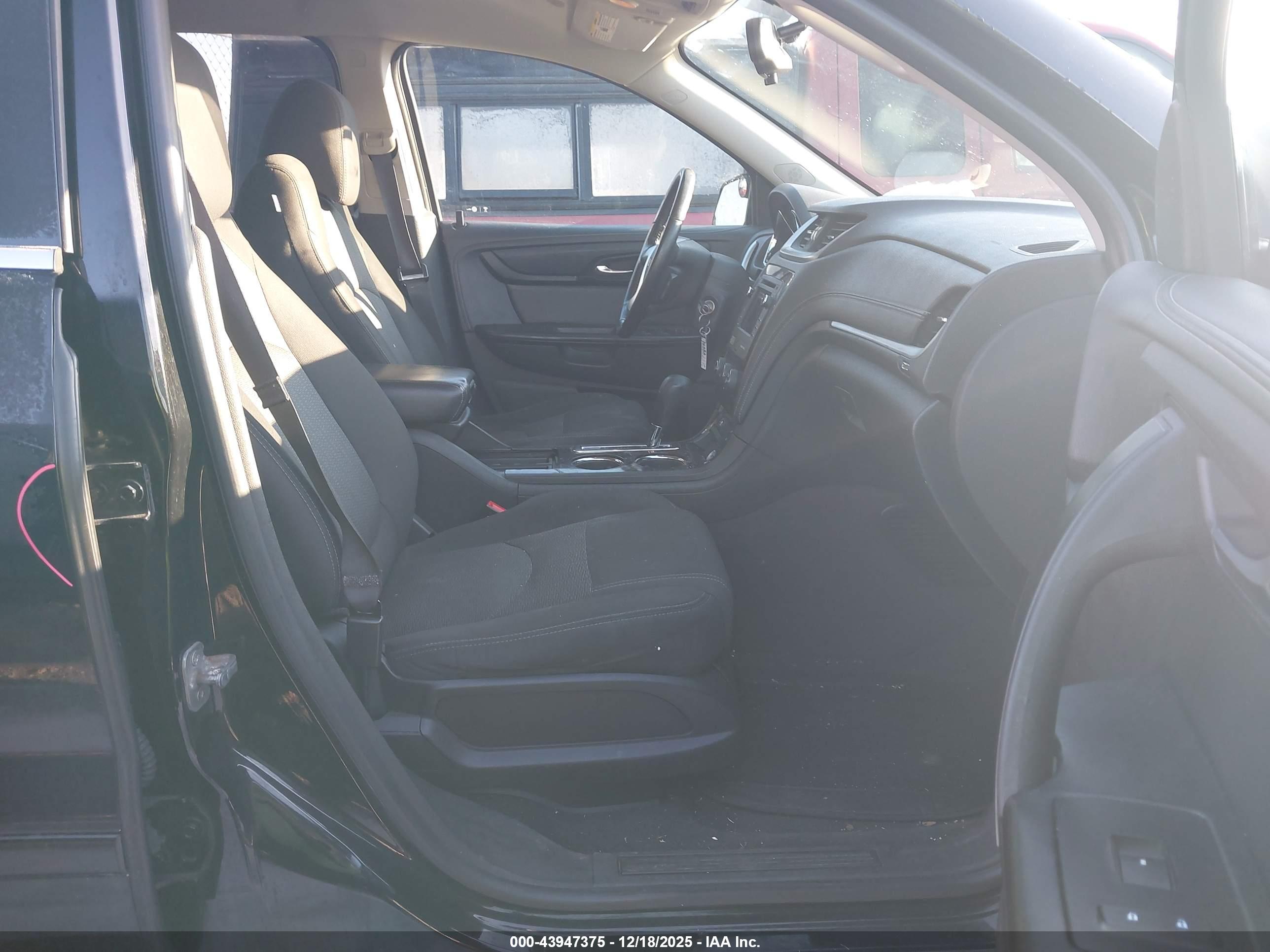 CHEVROLET TRAVERSE image 5