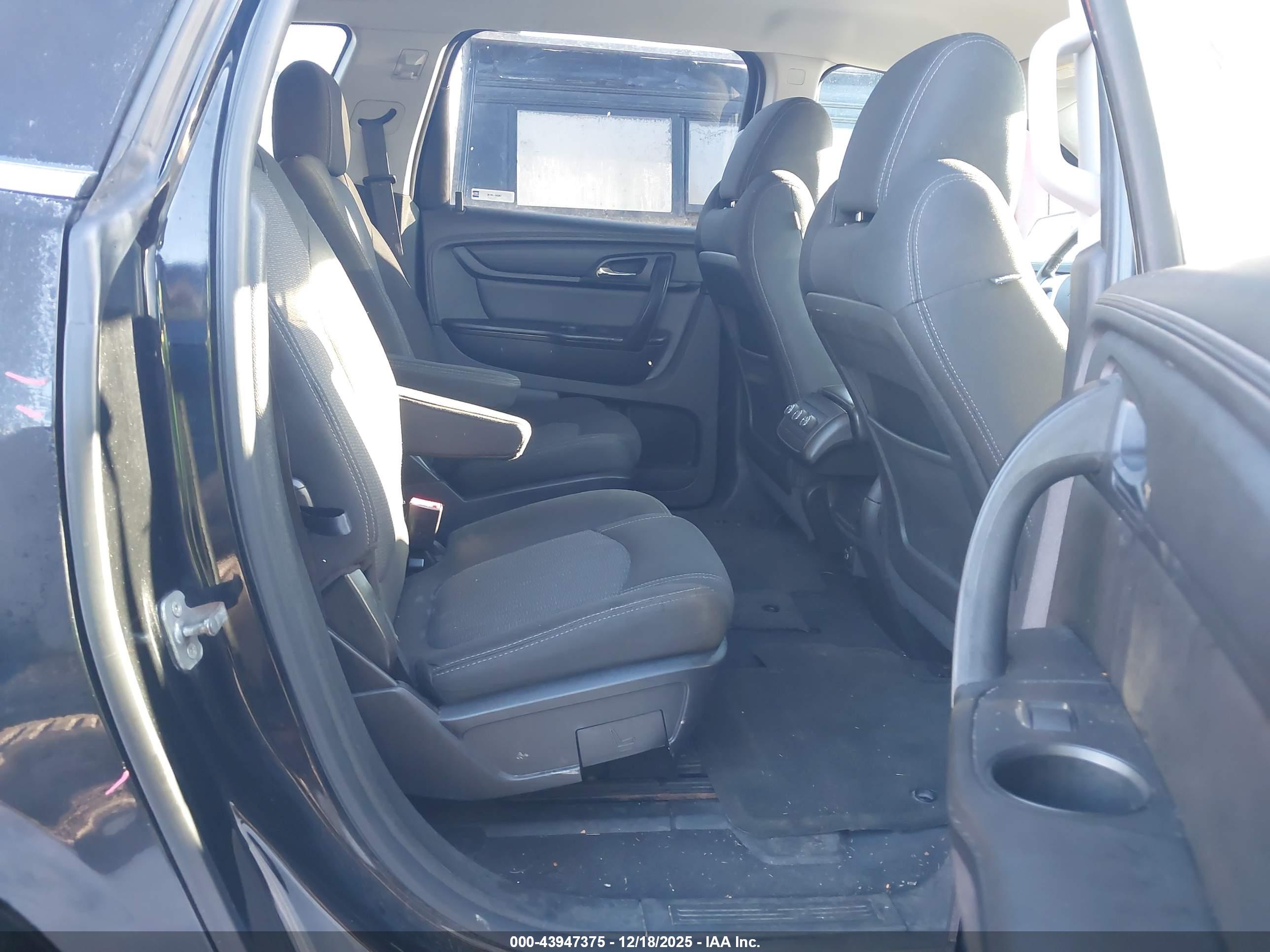 CHEVROLET TRAVERSE image 8
