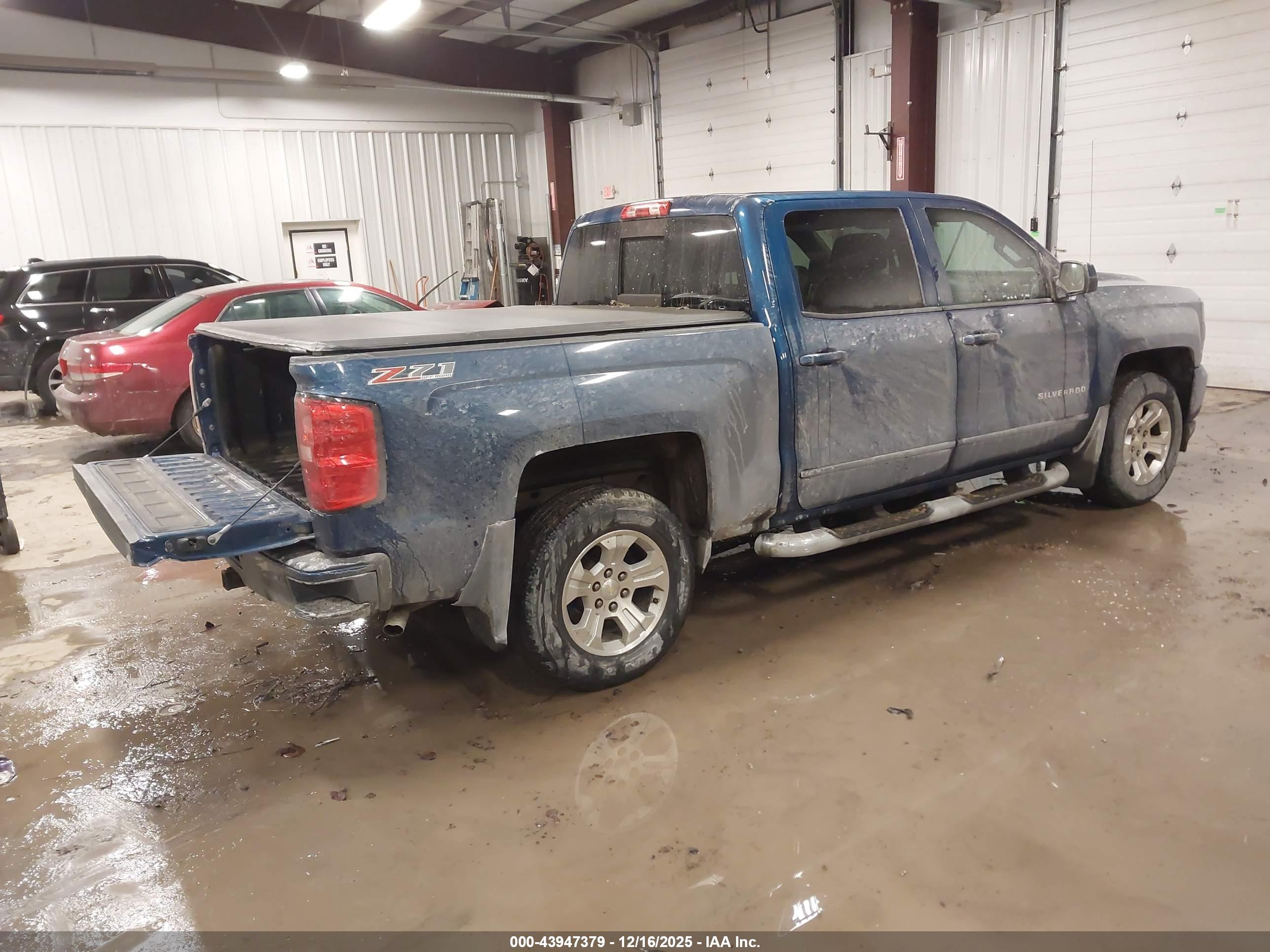 CHEVROLET SILVERADO image 4