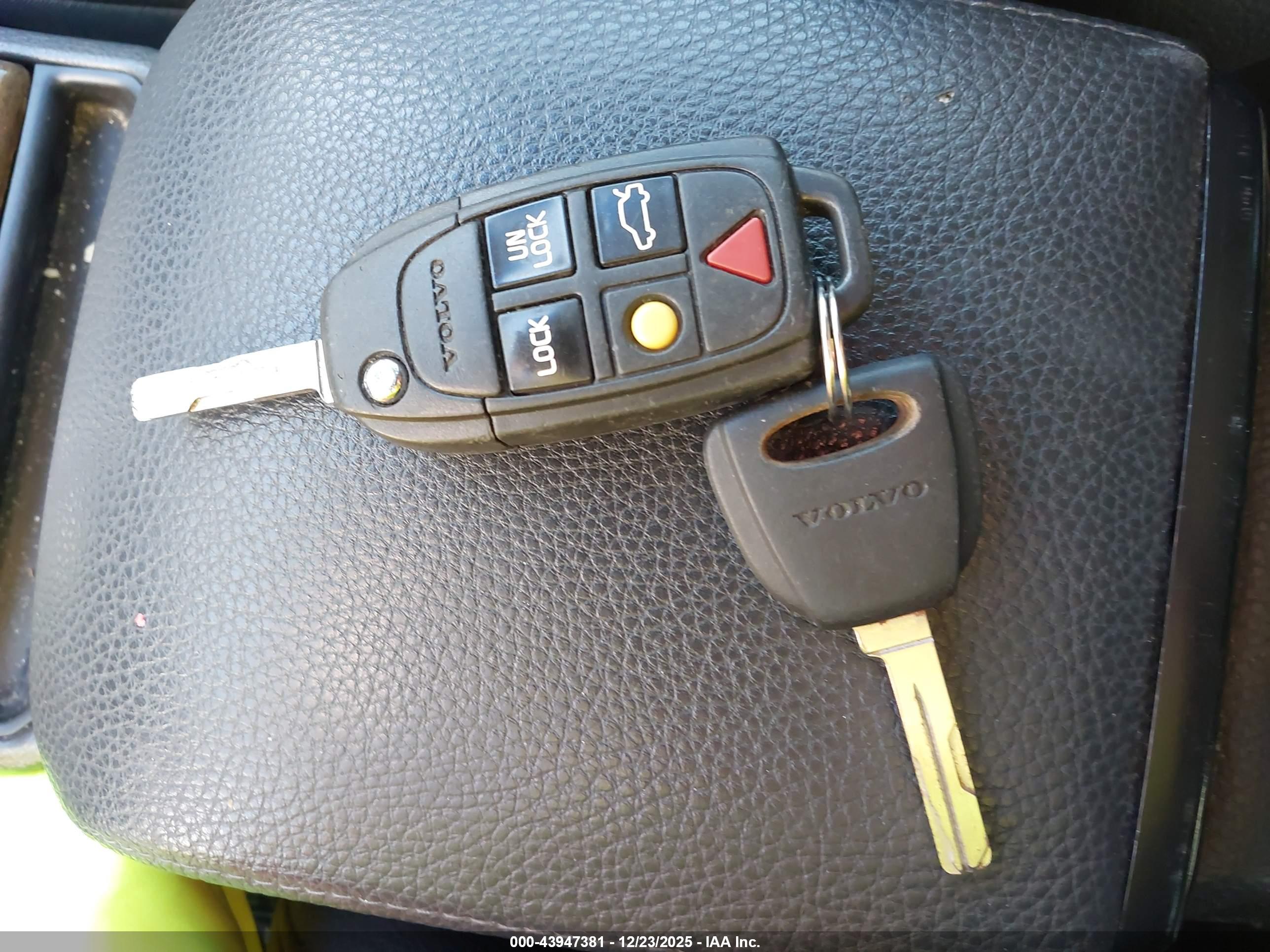 VOLVO XC90 image 11