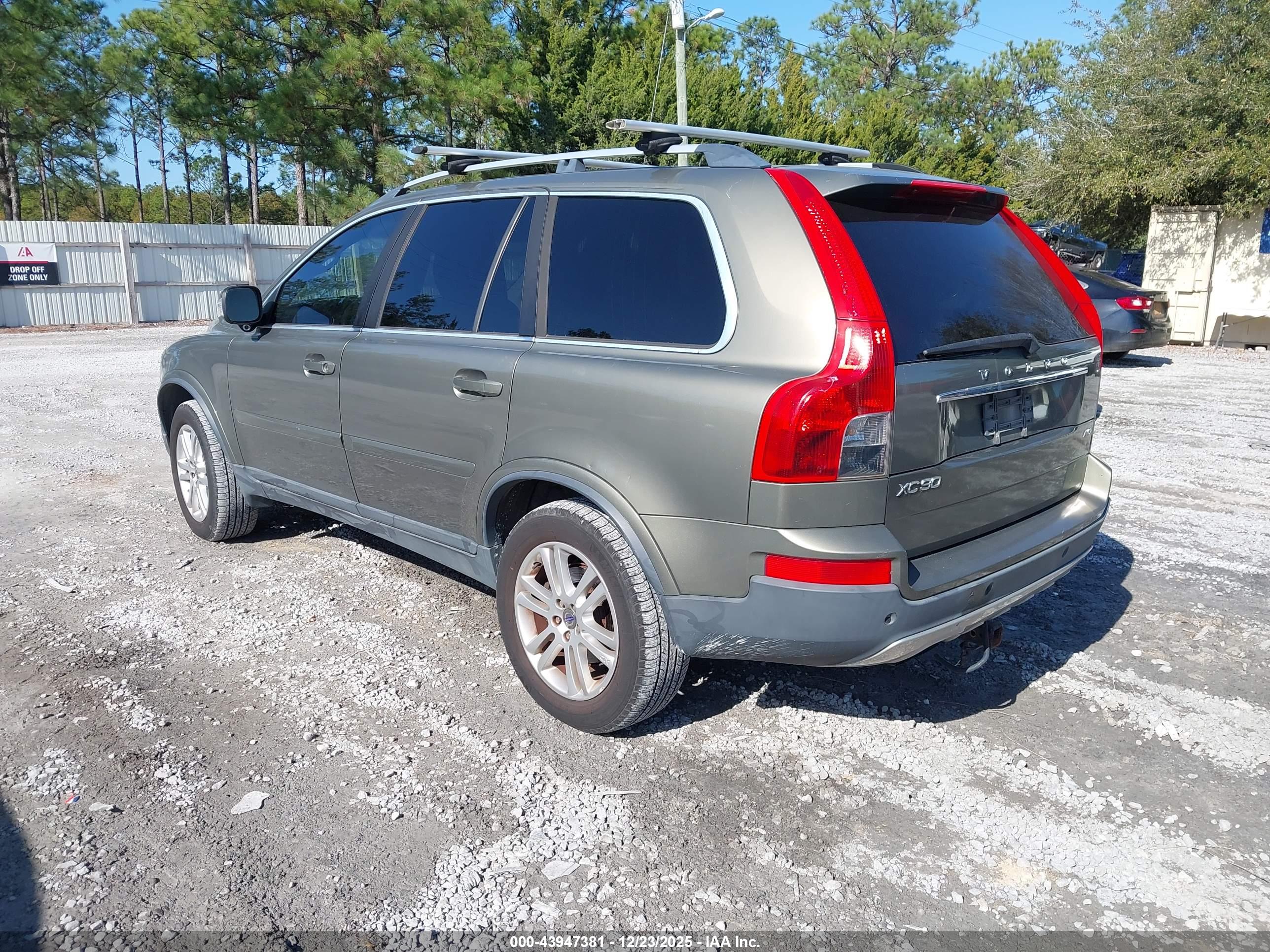 VOLVO XC90 image 3
