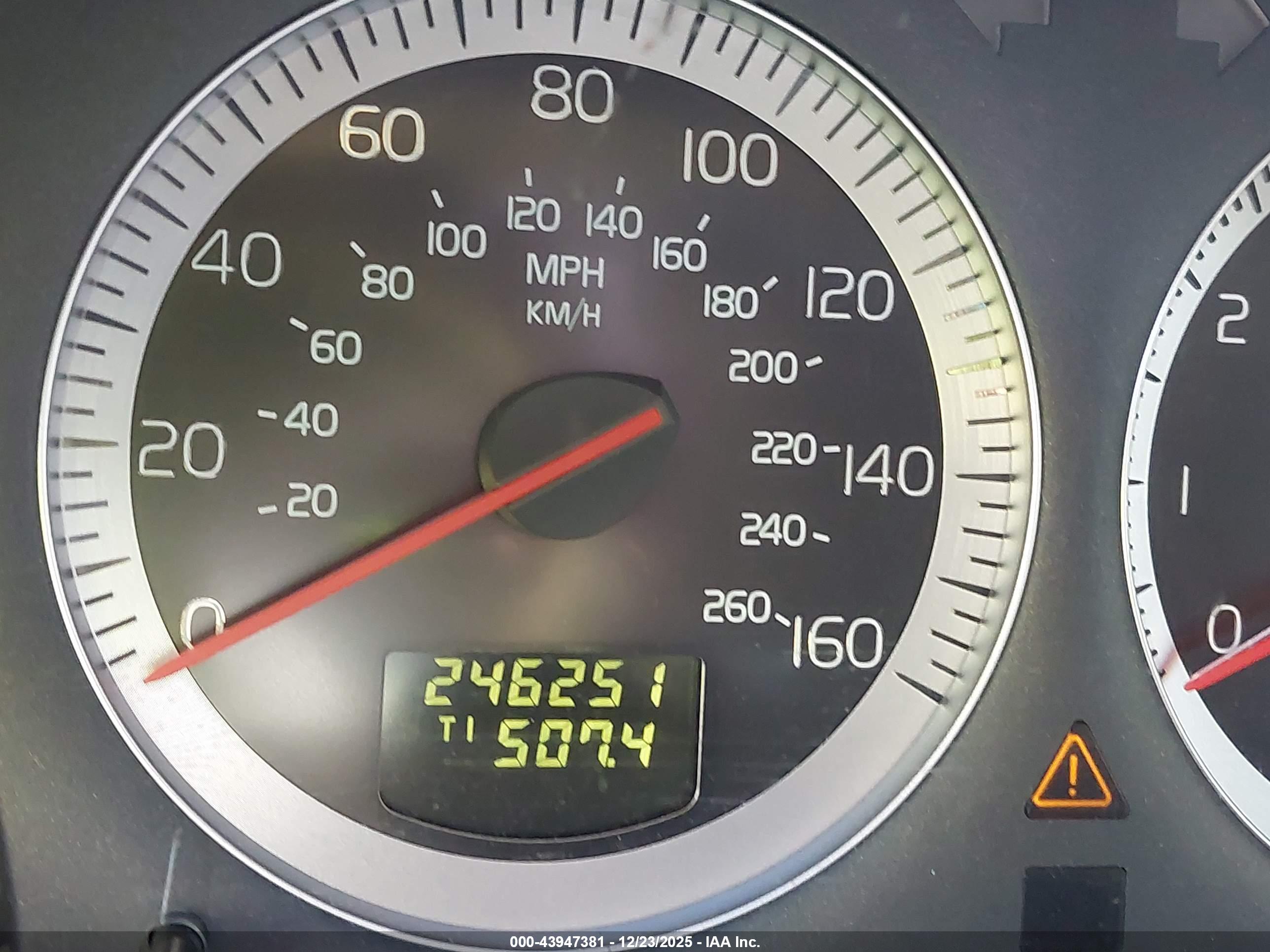 VOLVO XC90 image 7