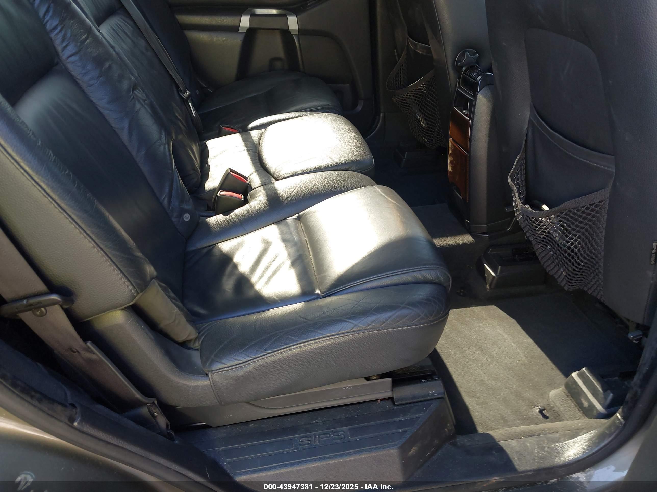 VOLVO XC90 image 8