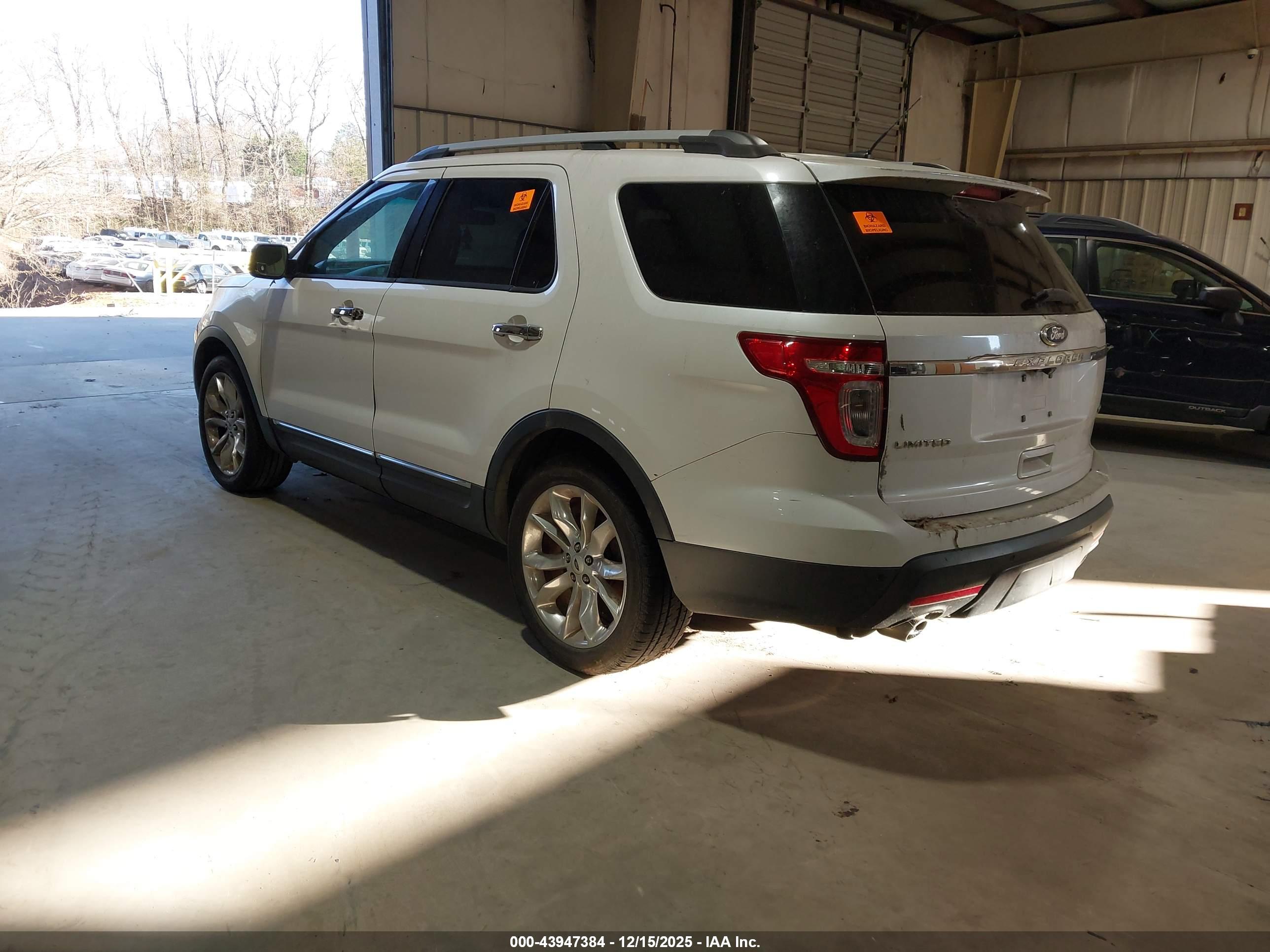 FORD EXPLORER image 3