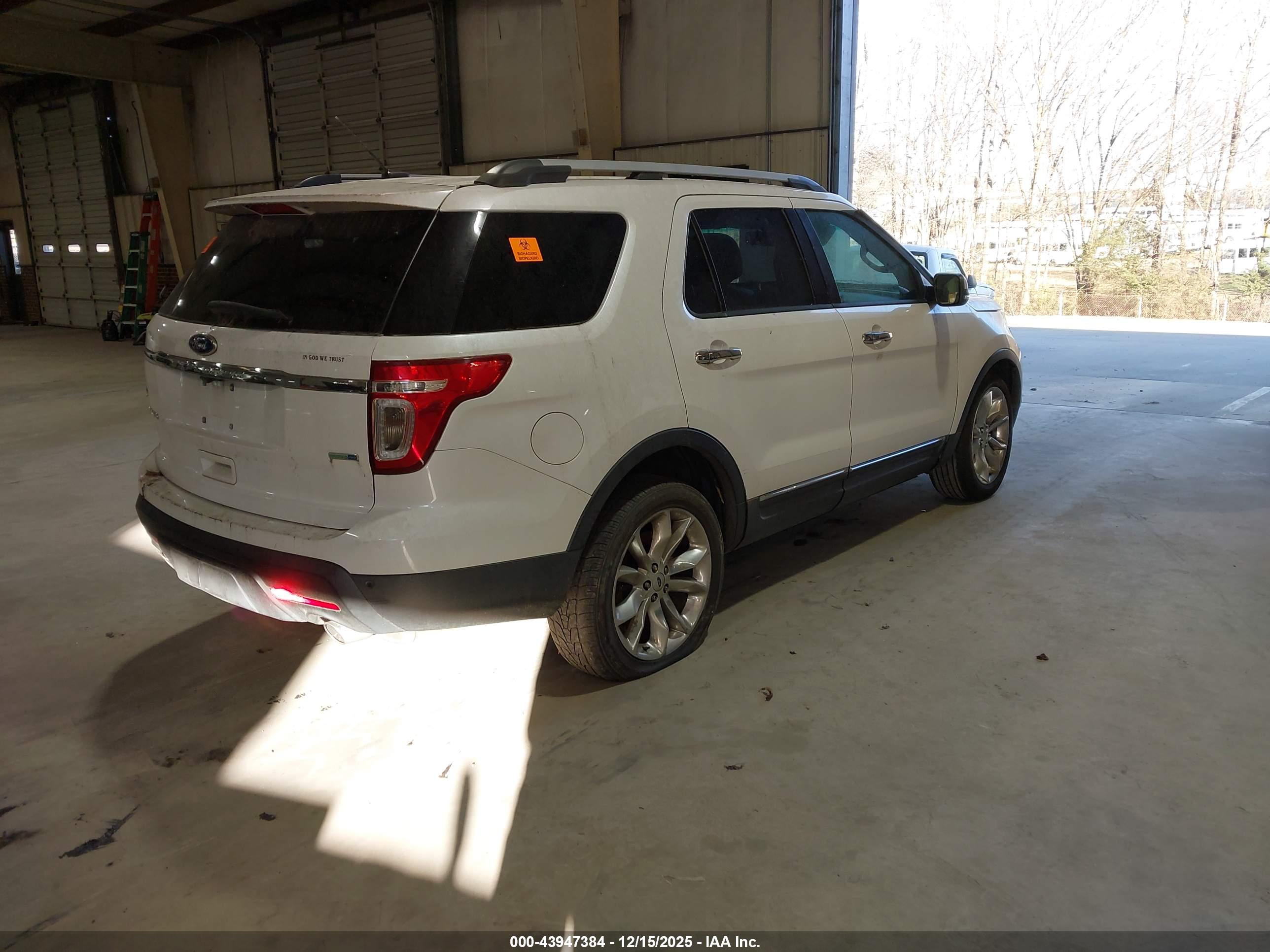 FORD EXPLORER image 4