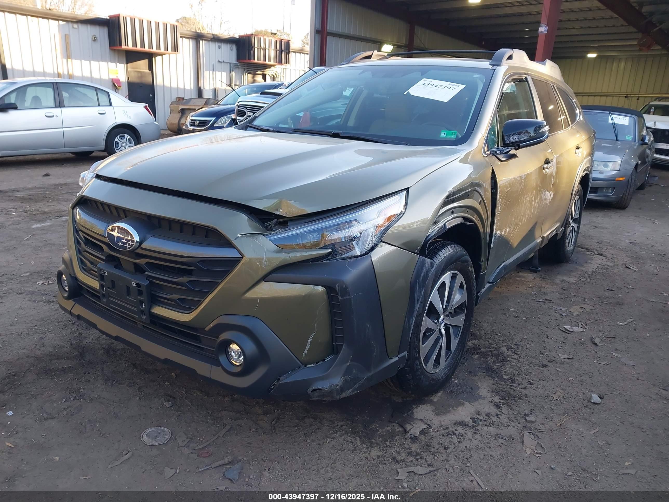 SUBARU OUTBACK image 2