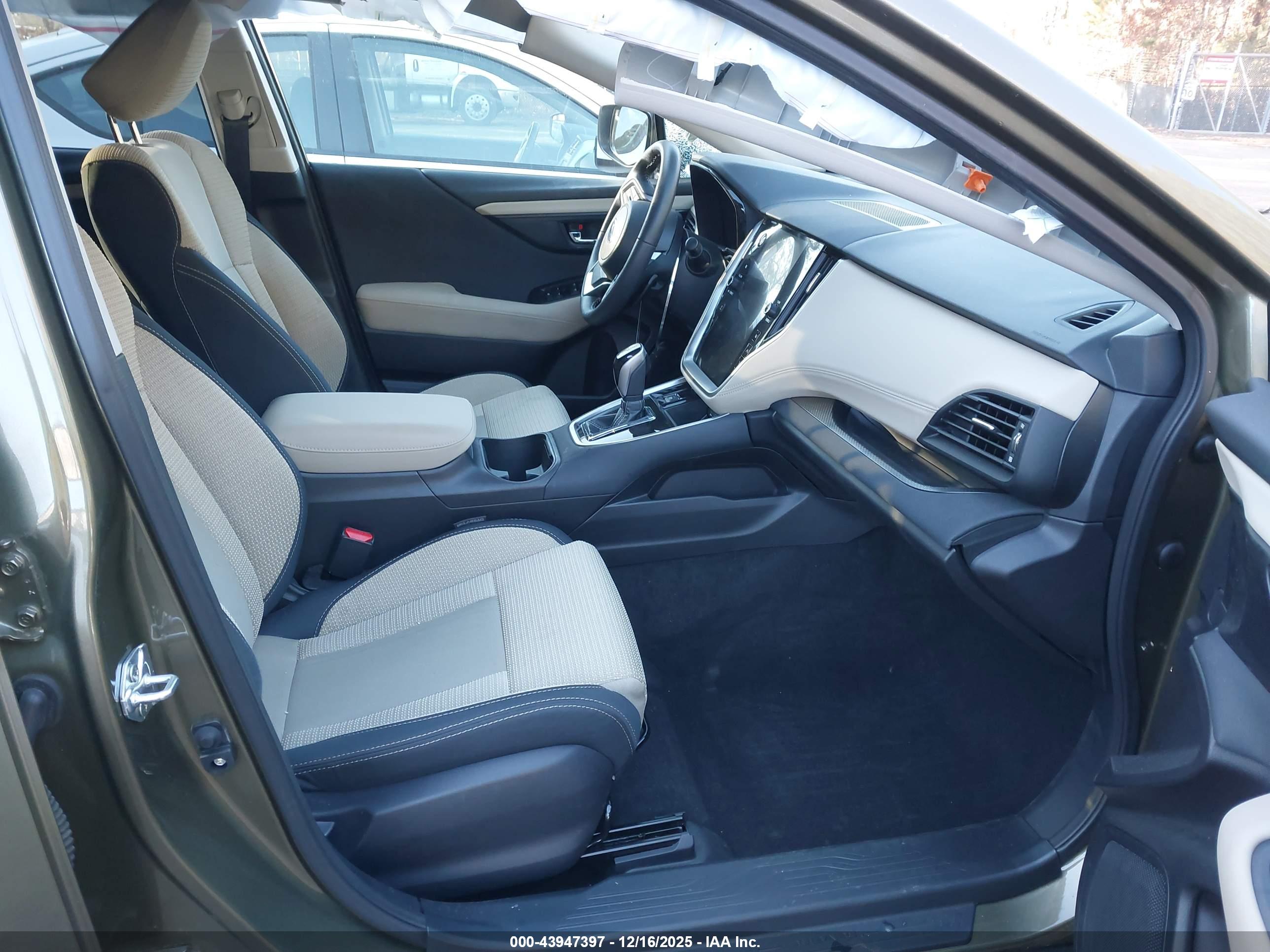 SUBARU OUTBACK image 5