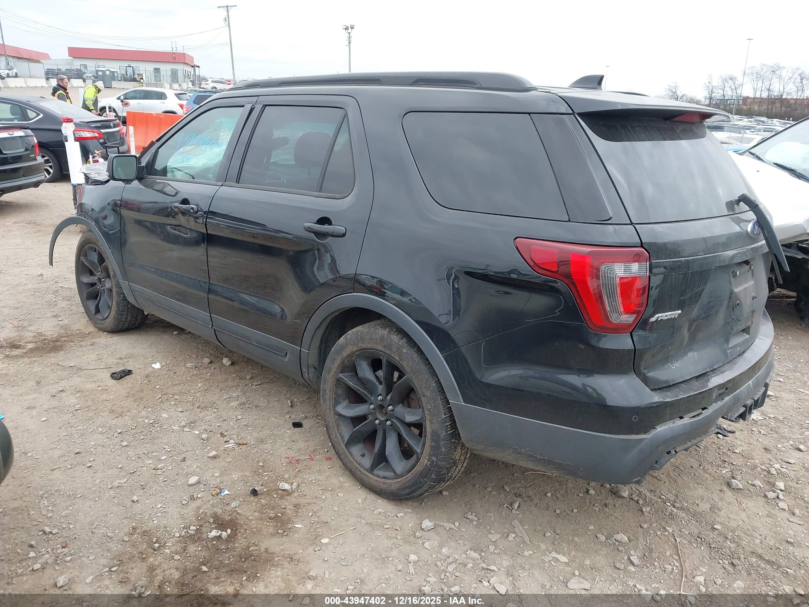 FORD EXPLORER image 3
